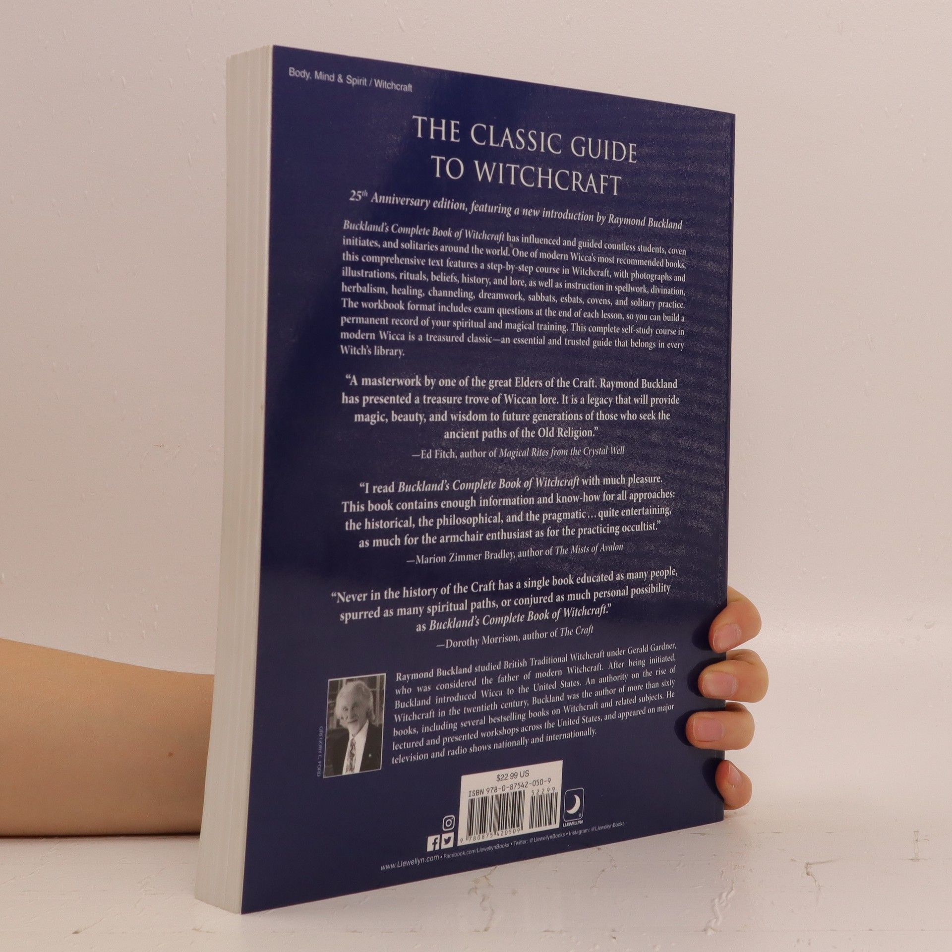 Raymond Buckland Buckland's Complete Book of Witchcraft