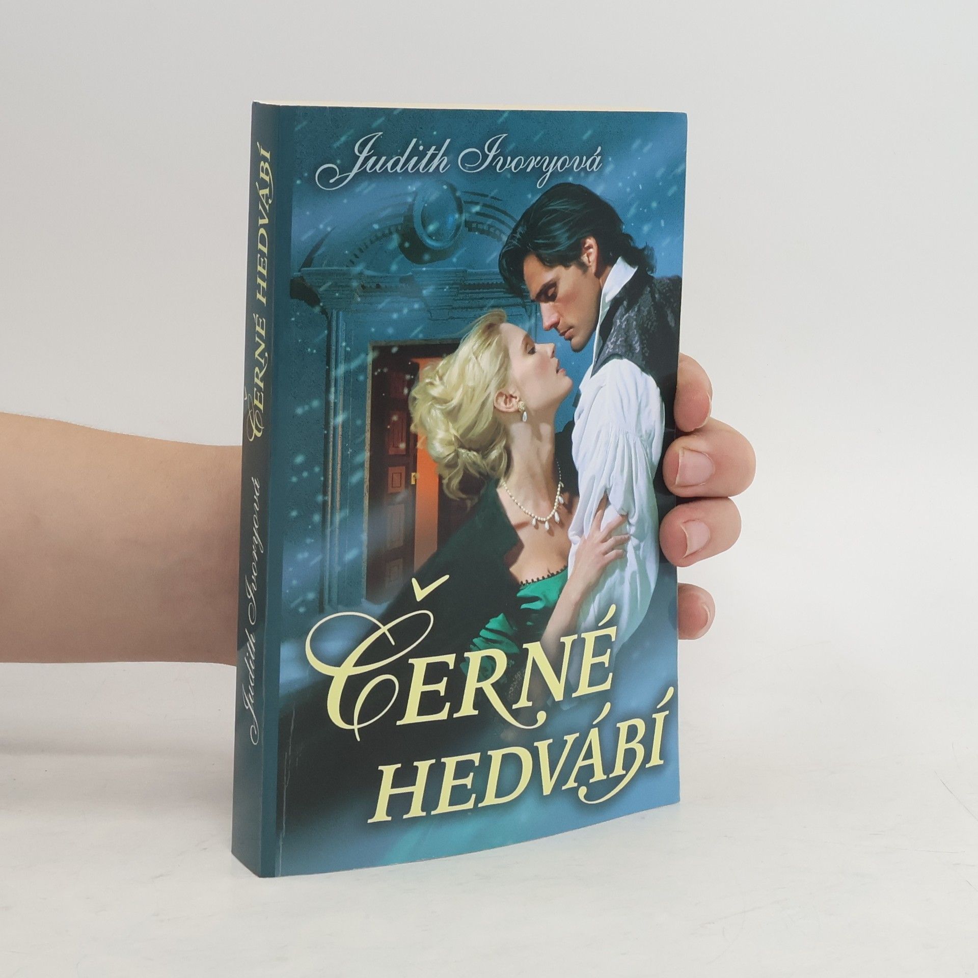 Judith Ivory Černé hedvábí