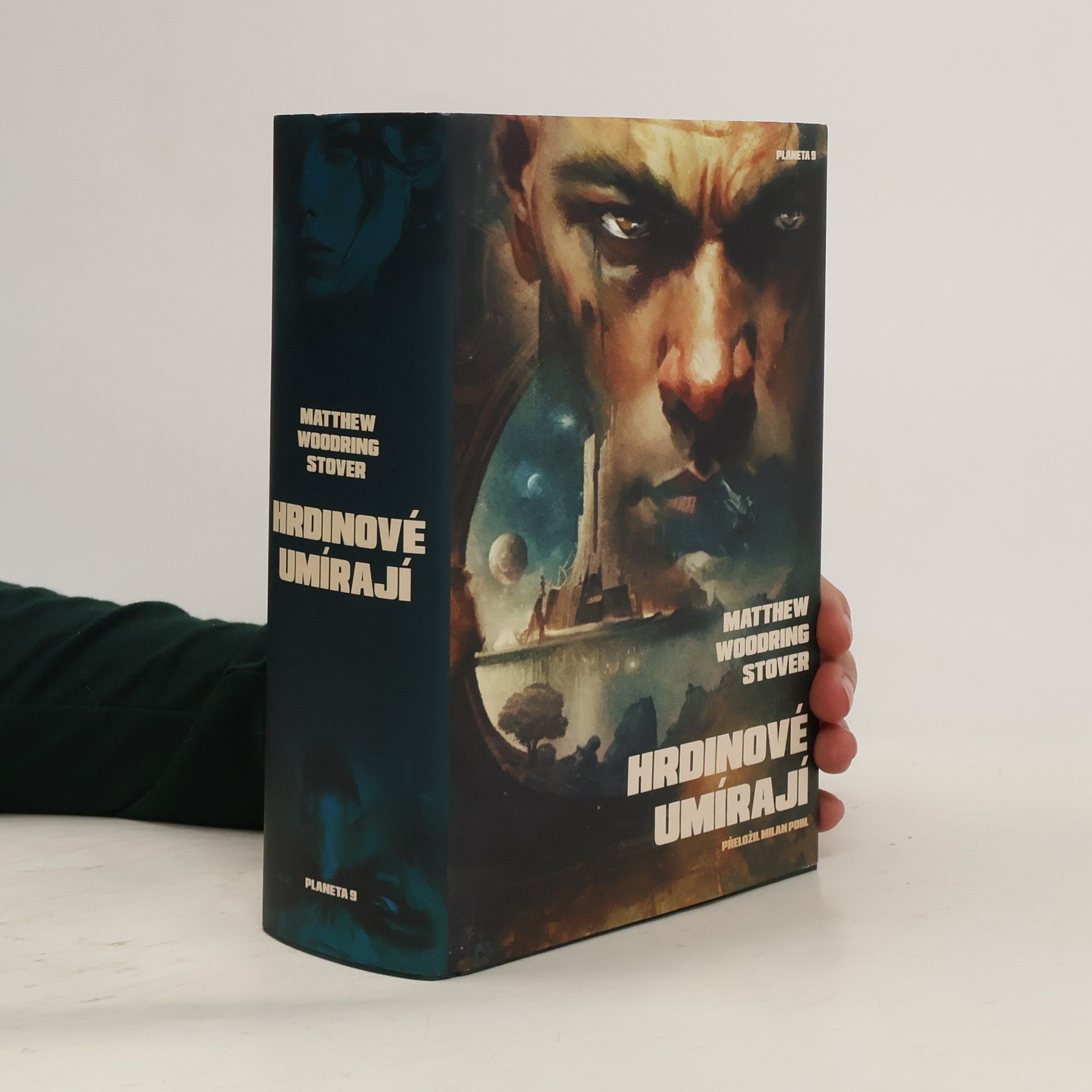 Matthew Woodring Stover Hrdinové umírají