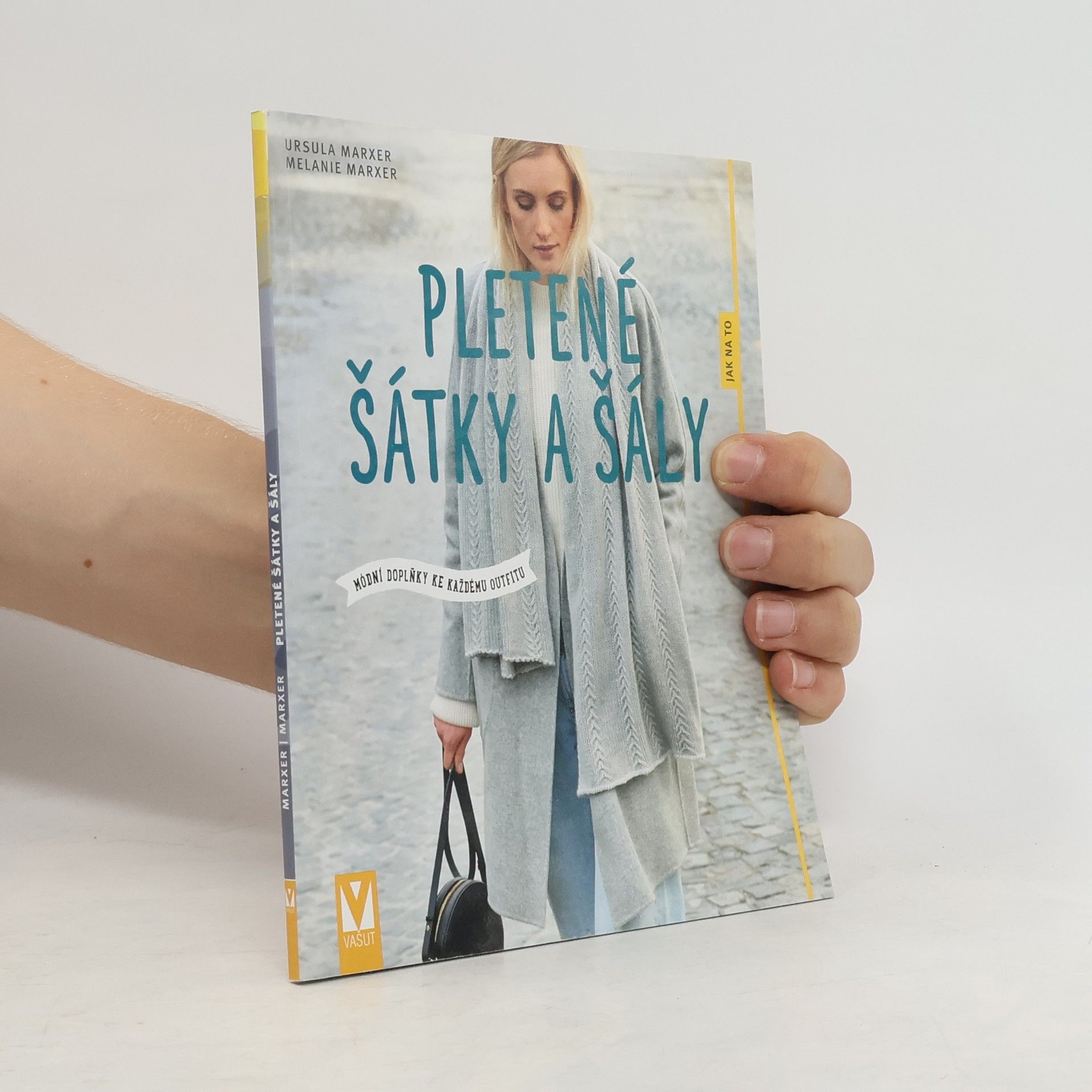 Pletené šátky a šály : módní doplňky ke každému outfitu