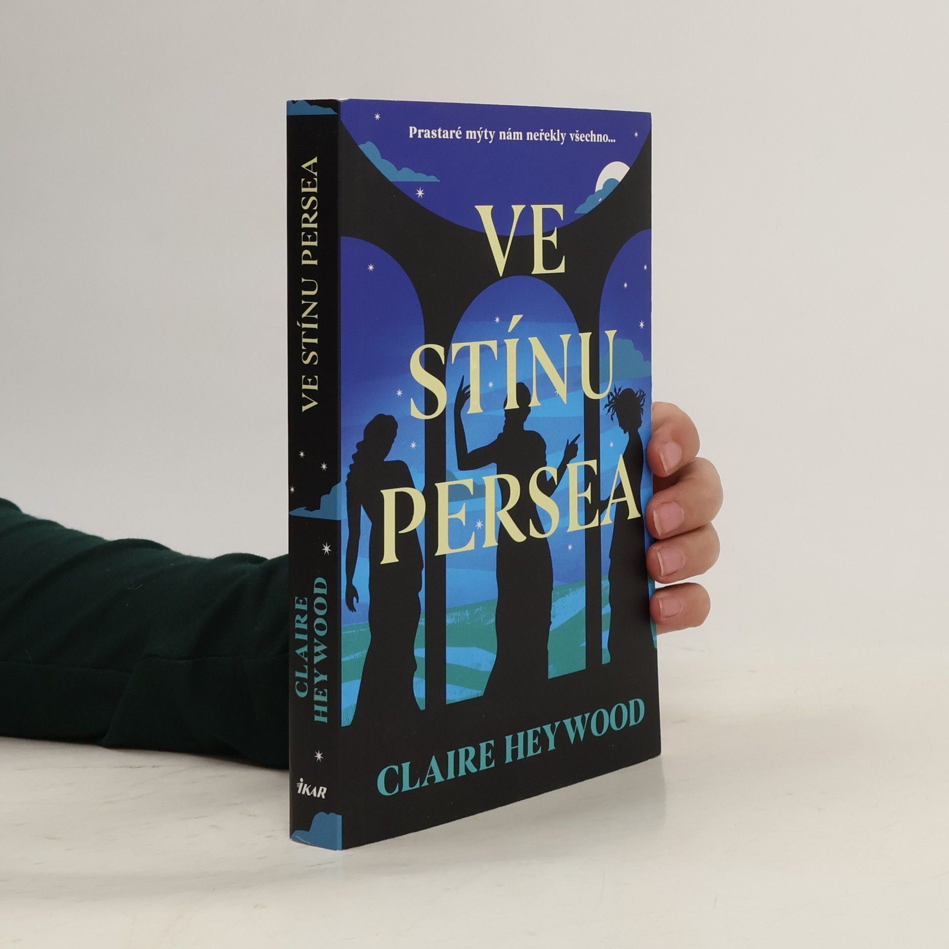 Claire Heywood Ve stínu Persea