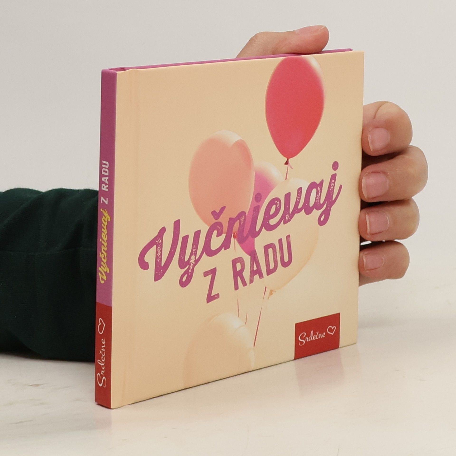 Kolektív autorov Vyčnievaj z radu