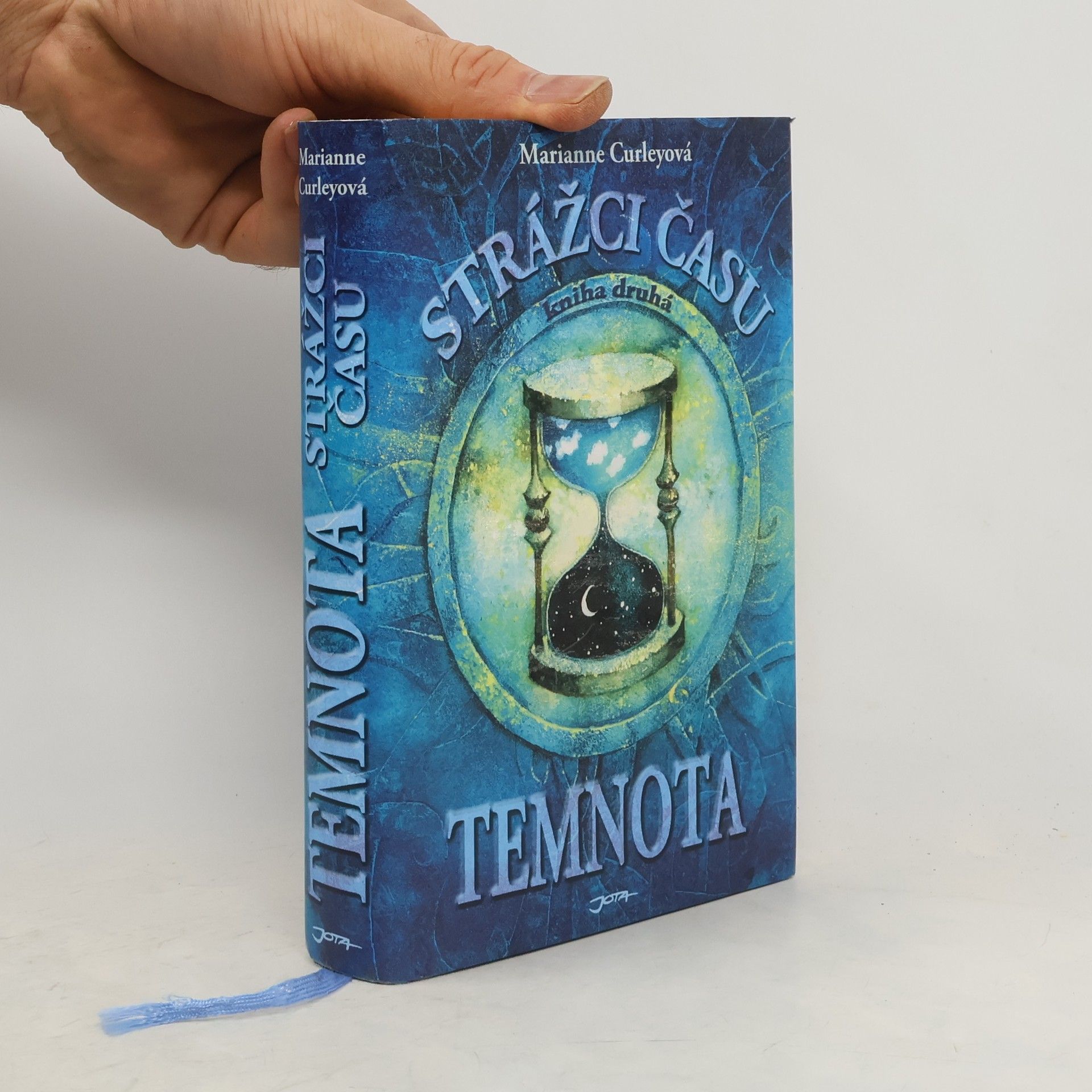 Marianne Curley Temnota. Strážci času. 2. díl
