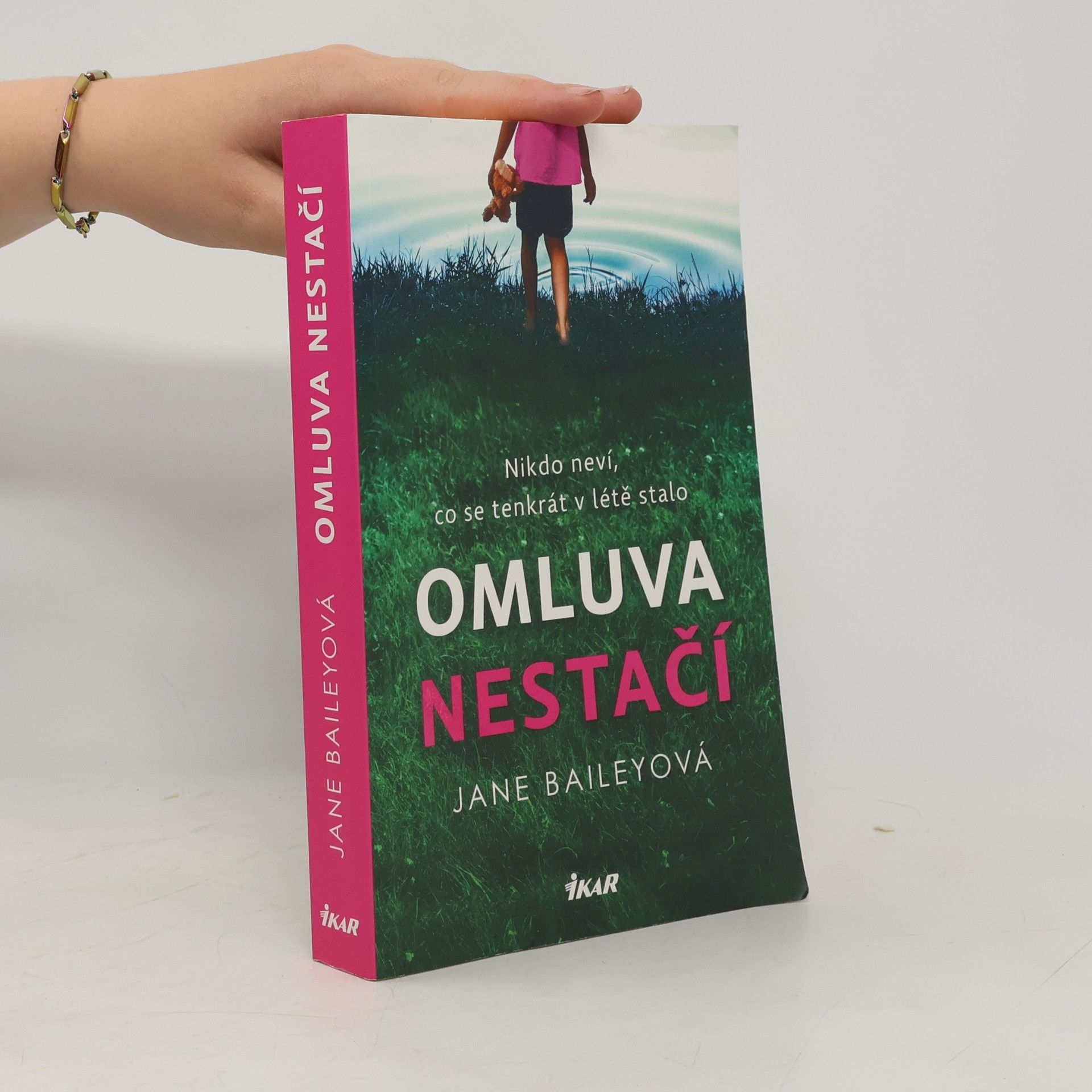 Jane Bailey Omluva nestačí