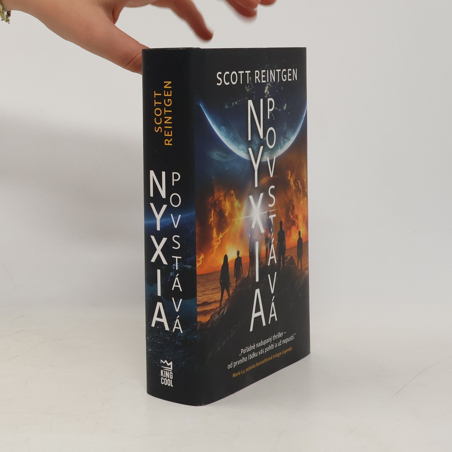 Scott Reintgen Nyxia povstává