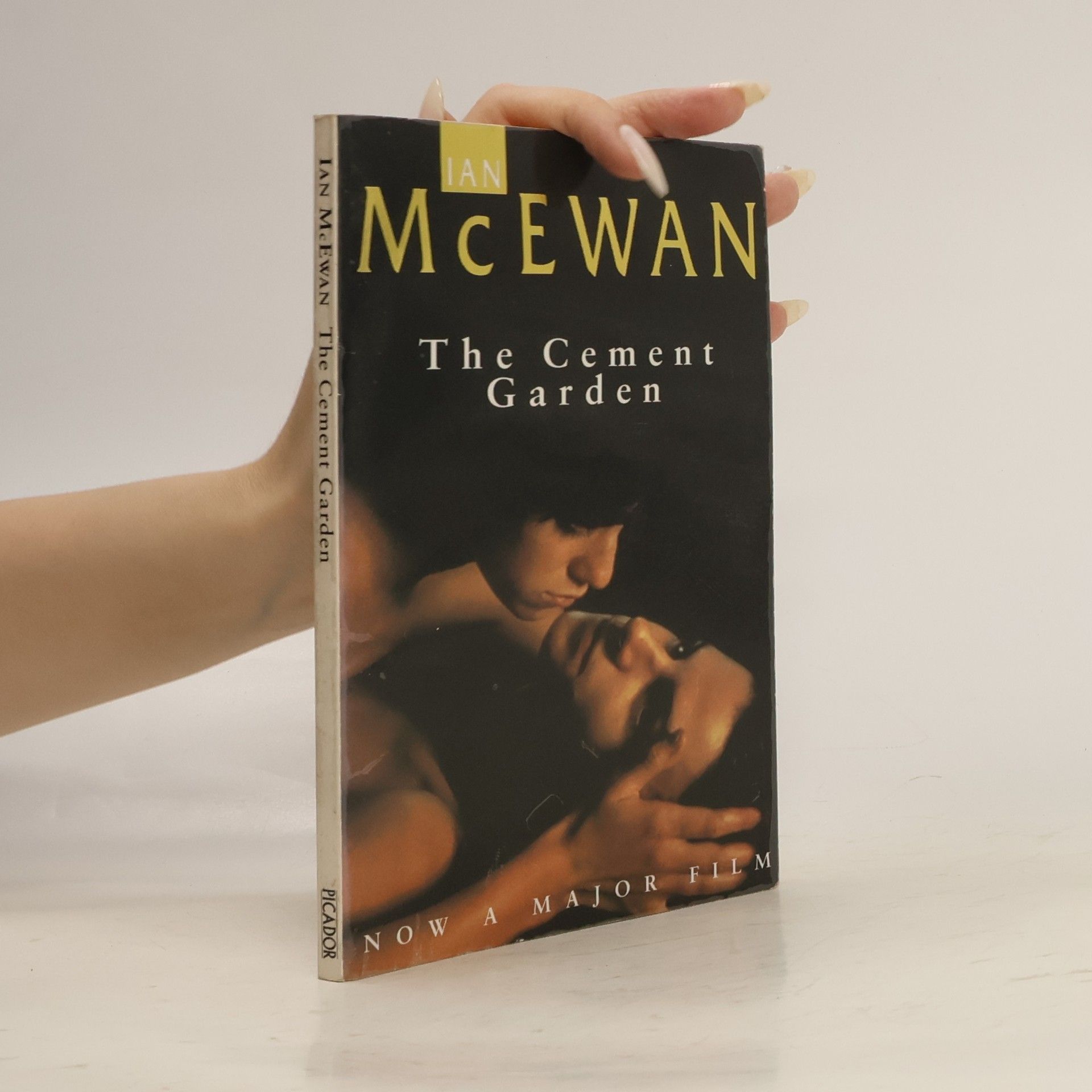 Ian McEwan The Cement Garden