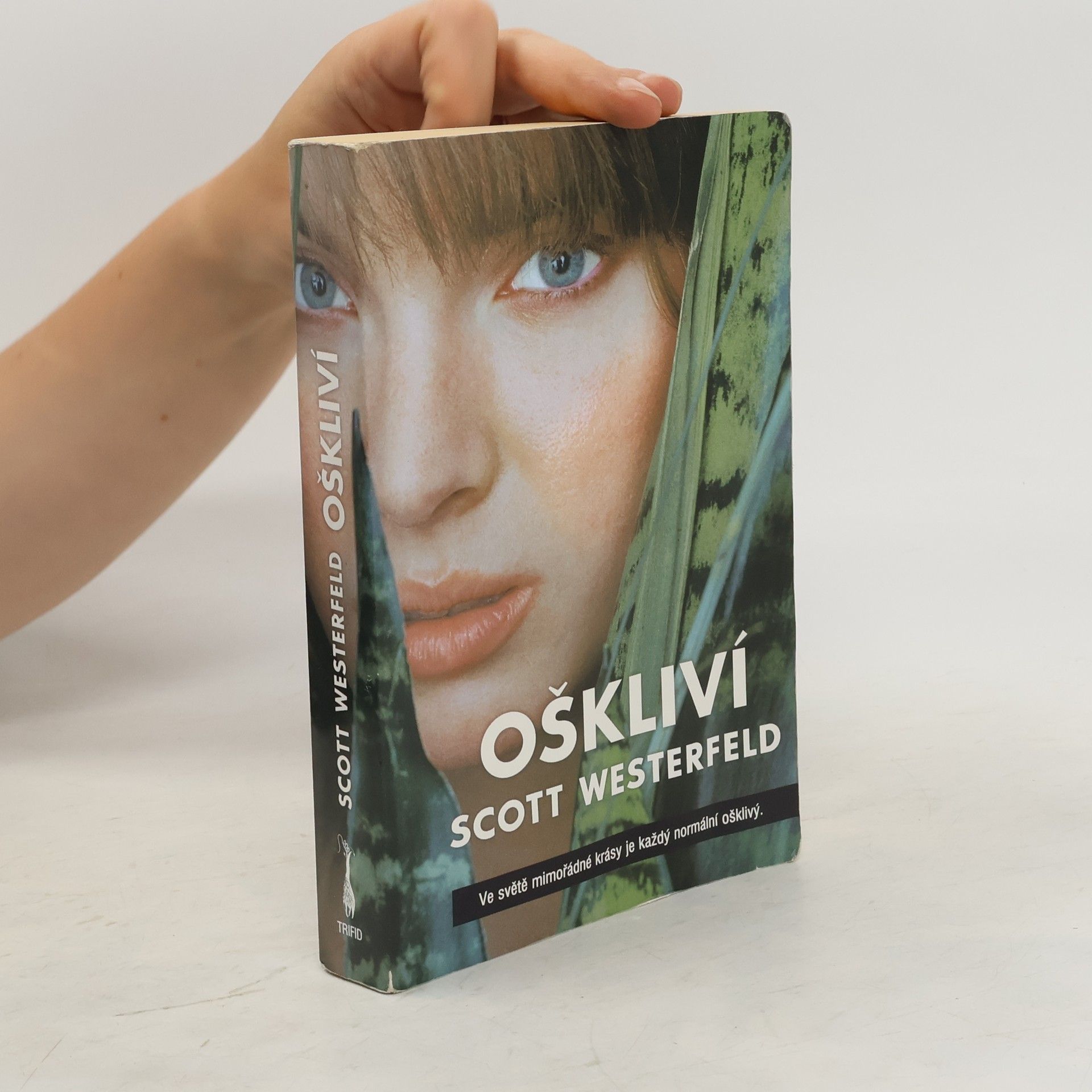 Scott Westerfeld Oškliví