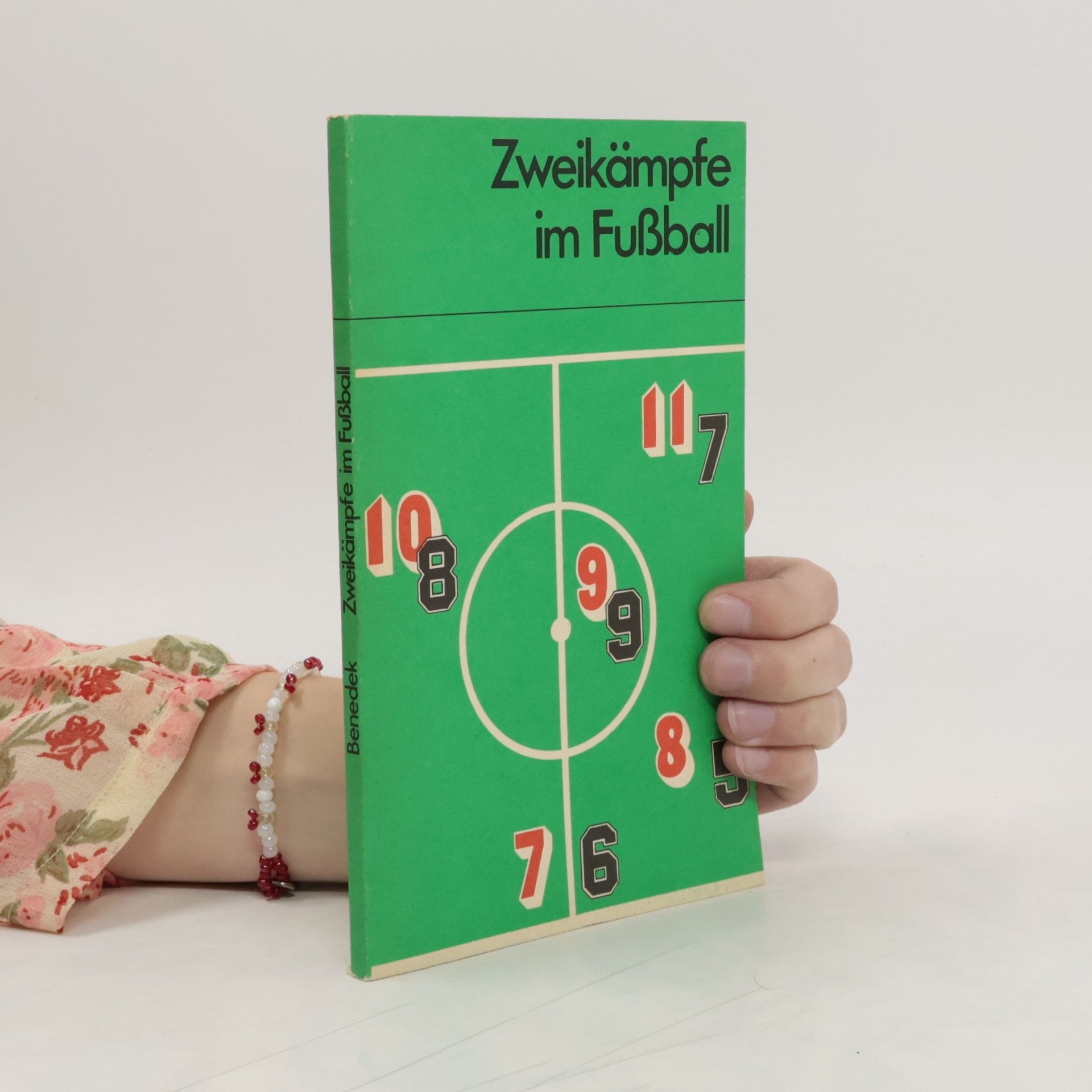 Endre Benedek Zweikämpfe im Fußball