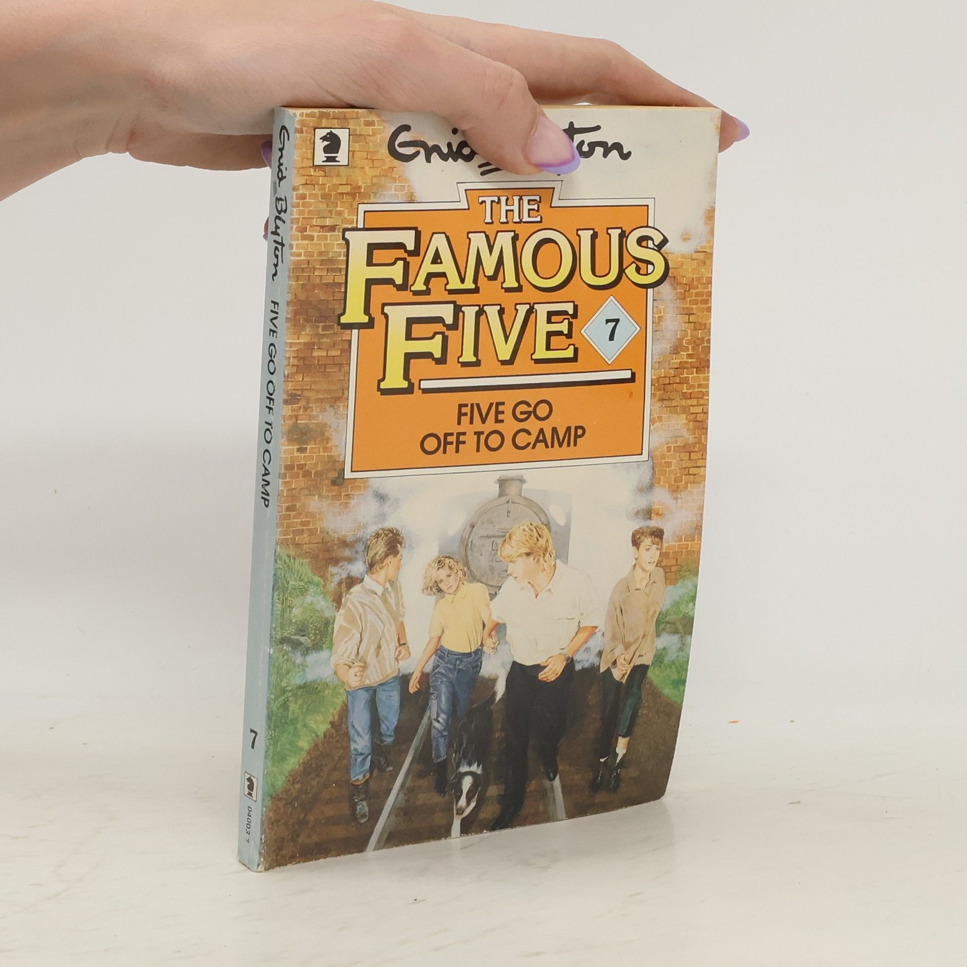 Enid Blyton Five Go off to Camp