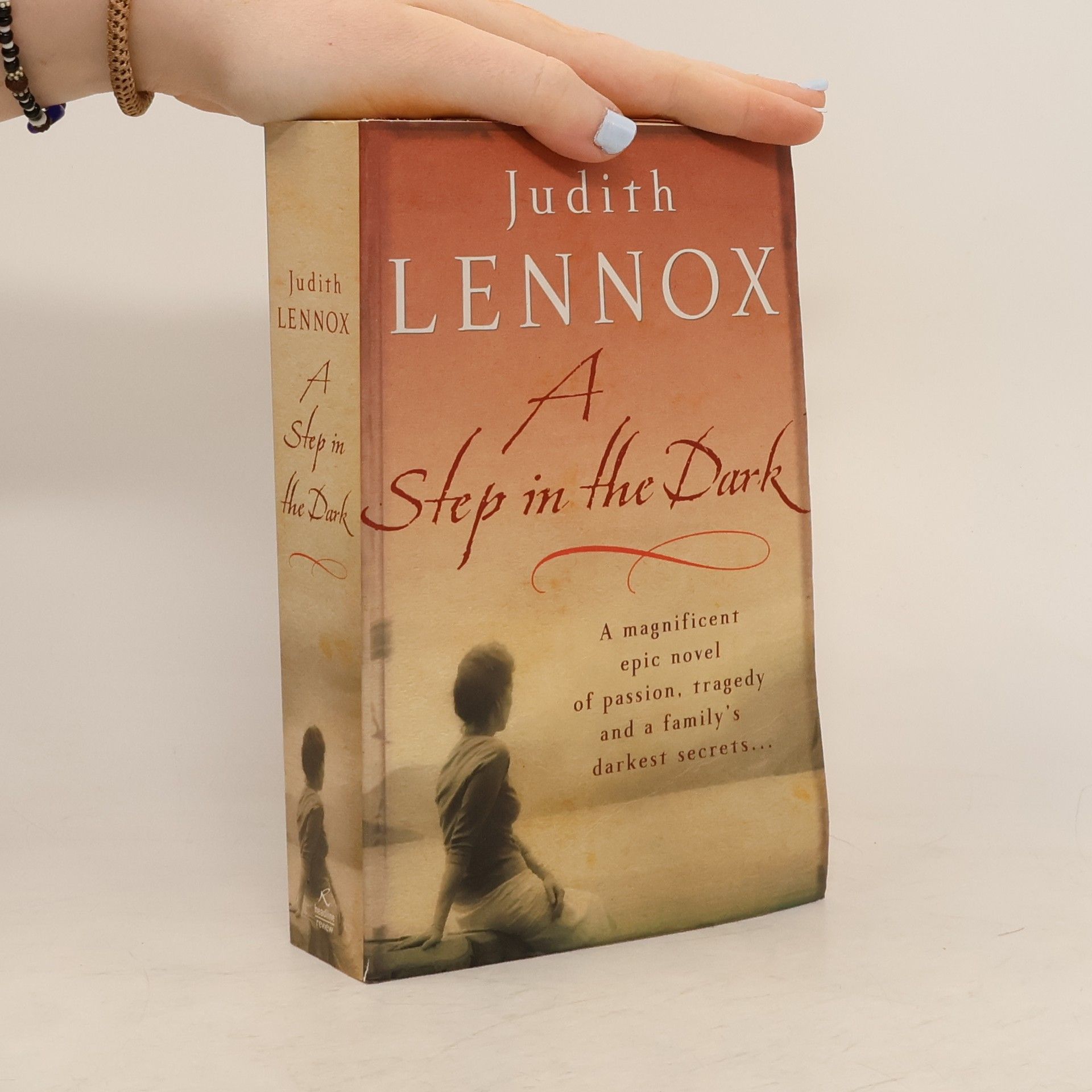 Judith Lennox A Step In The Dark