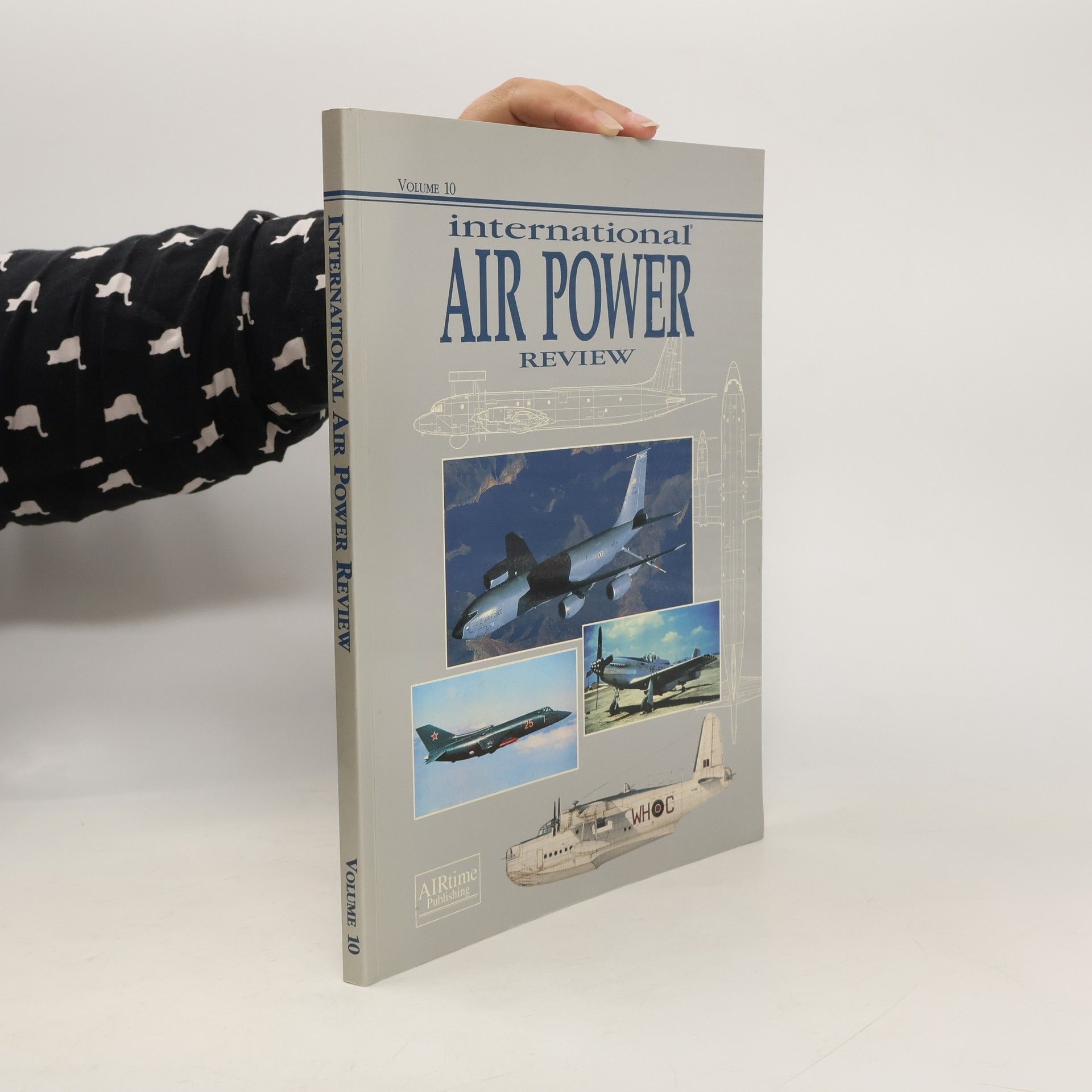 Auteurscollectief International Air POW Review. Volume 10
