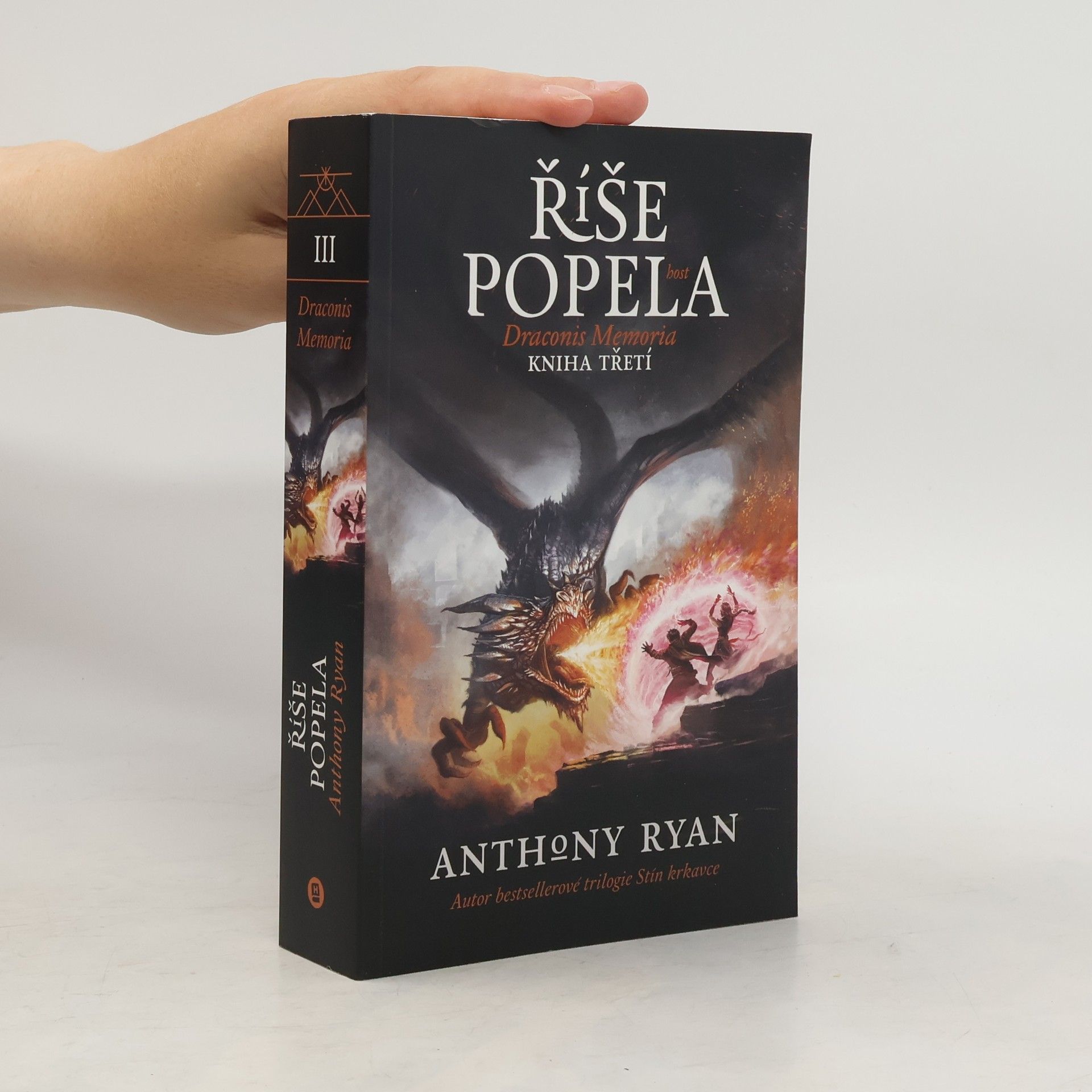Anthony Ryan Říše popela