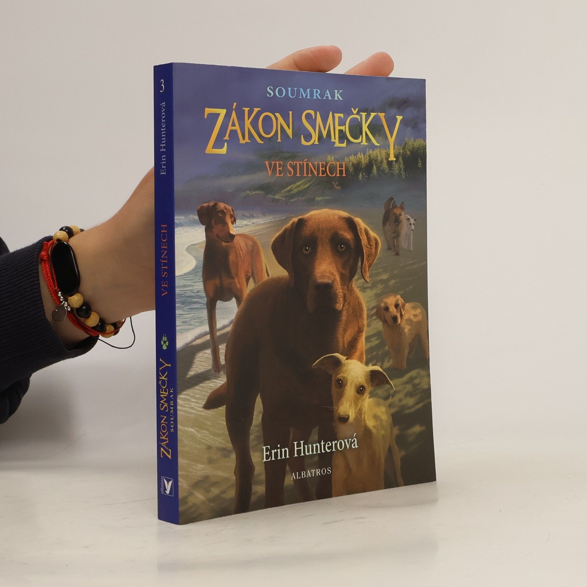 Erin Hunter Zákon smečky : Ve stínech