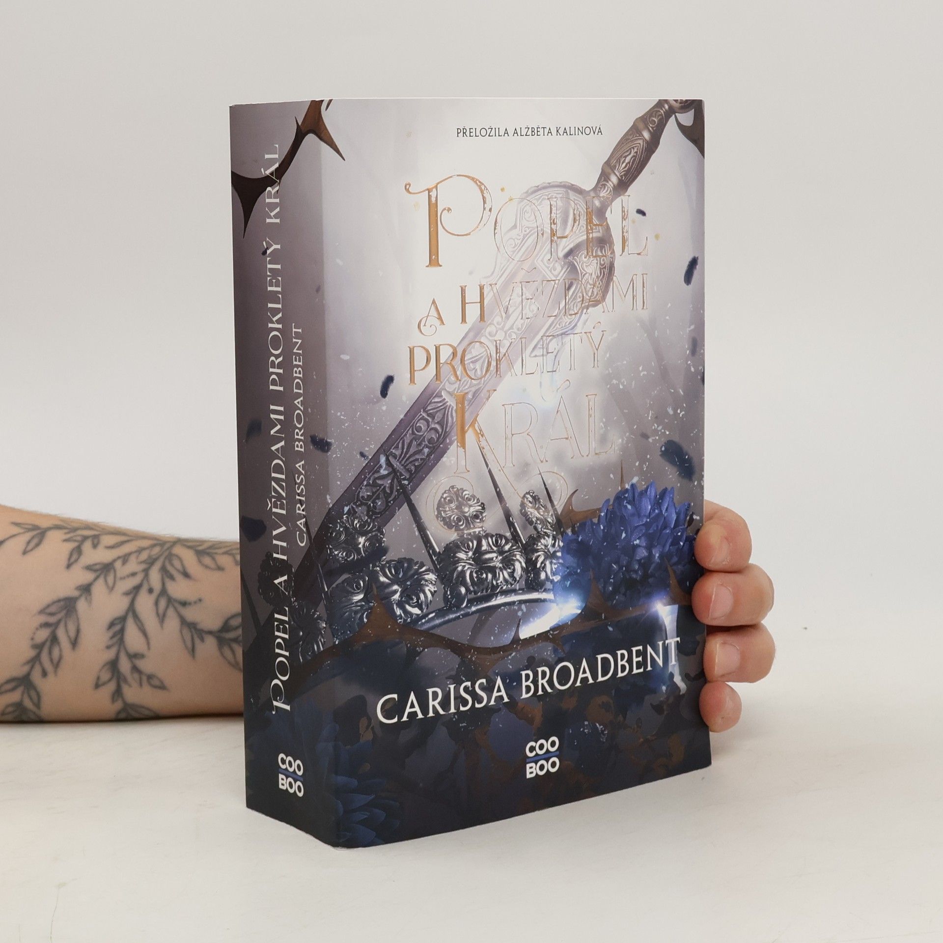 Carissa Broadbent Popel a hvězdami prokletý král