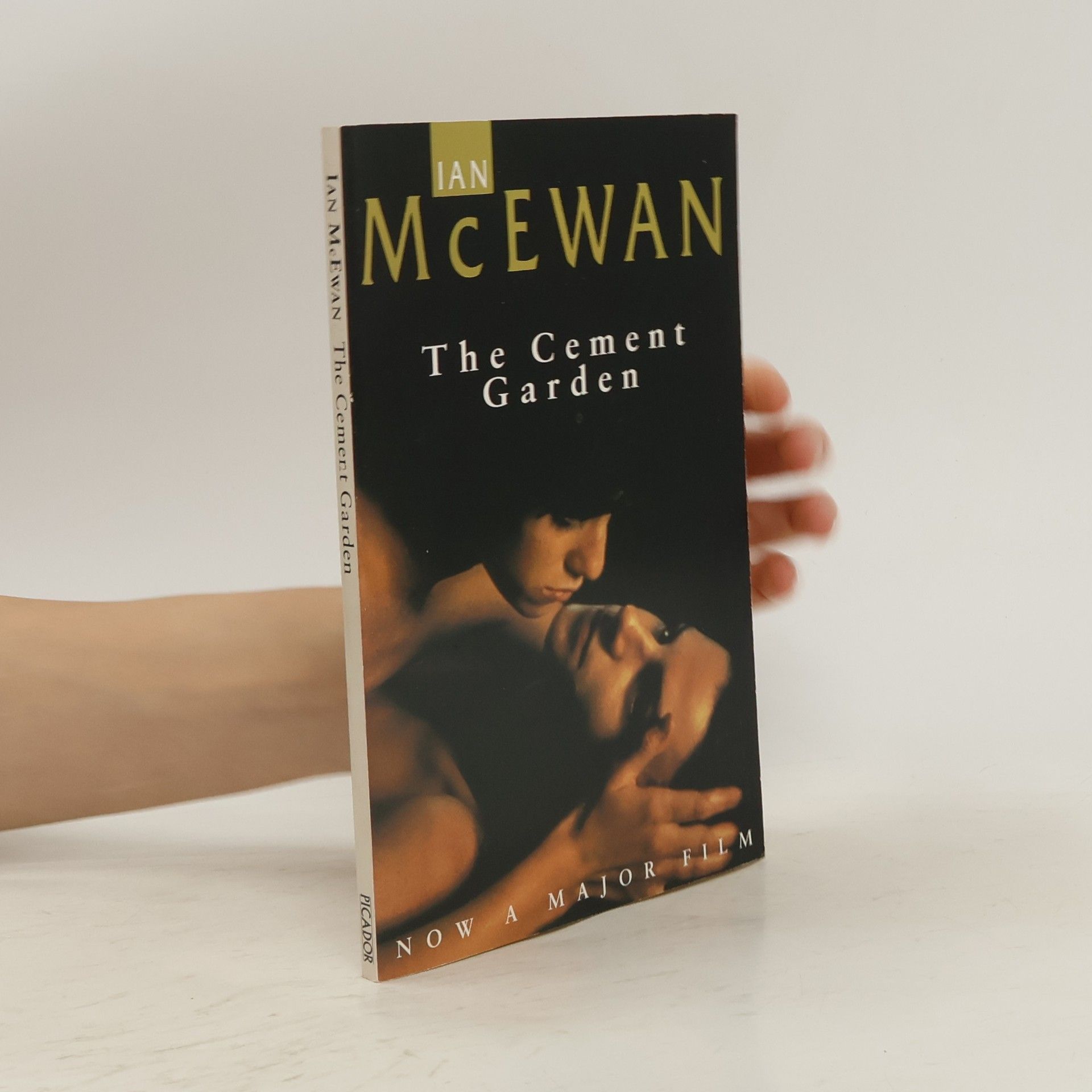 Ian McEwan The Cement Garden