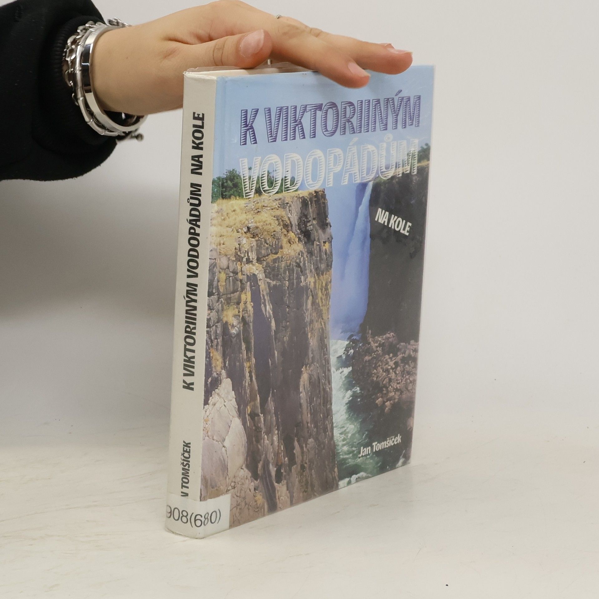Jan Tomšíček K Viktoriiným vodopádům na kole