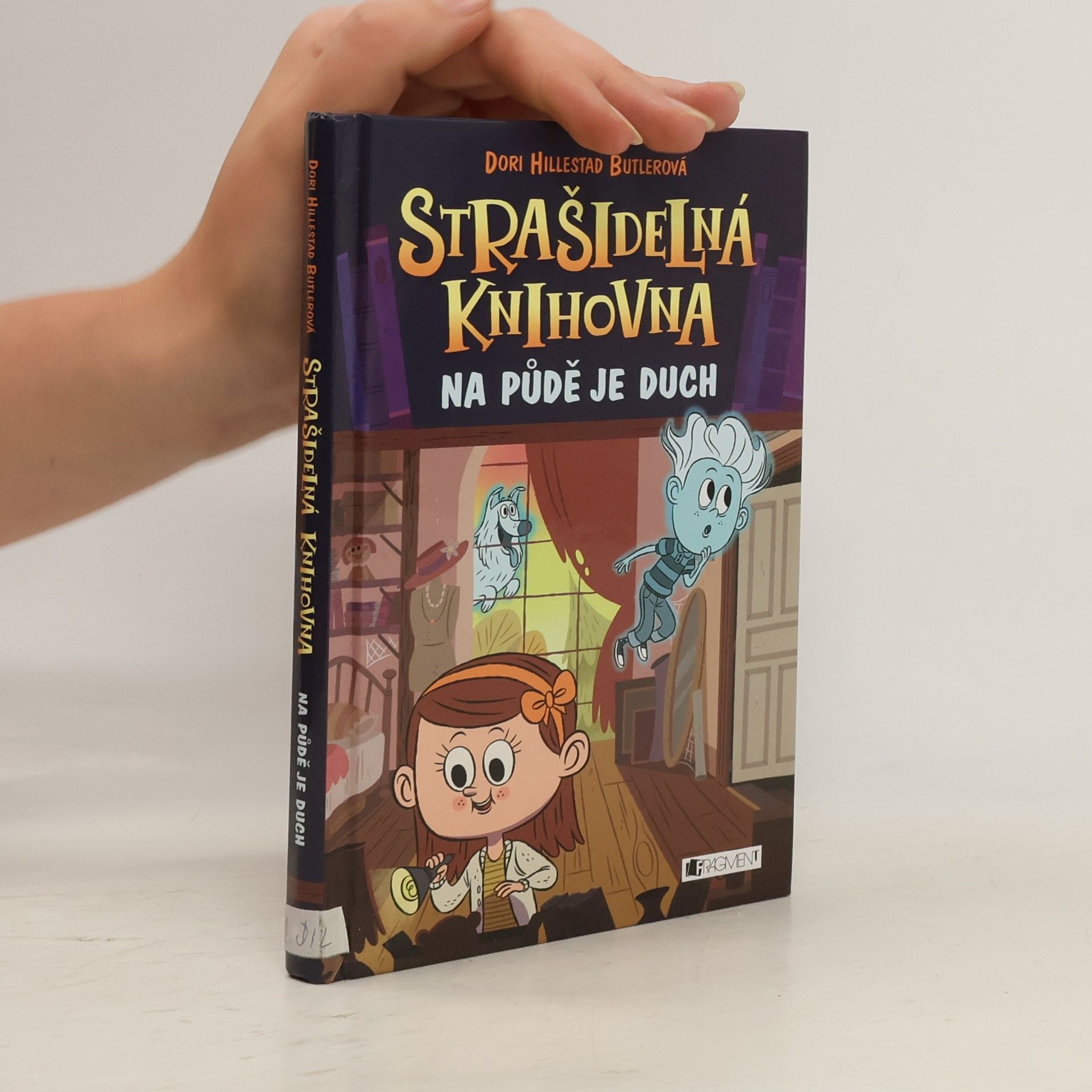 Dori Hillestad Butler Na půdě je duch