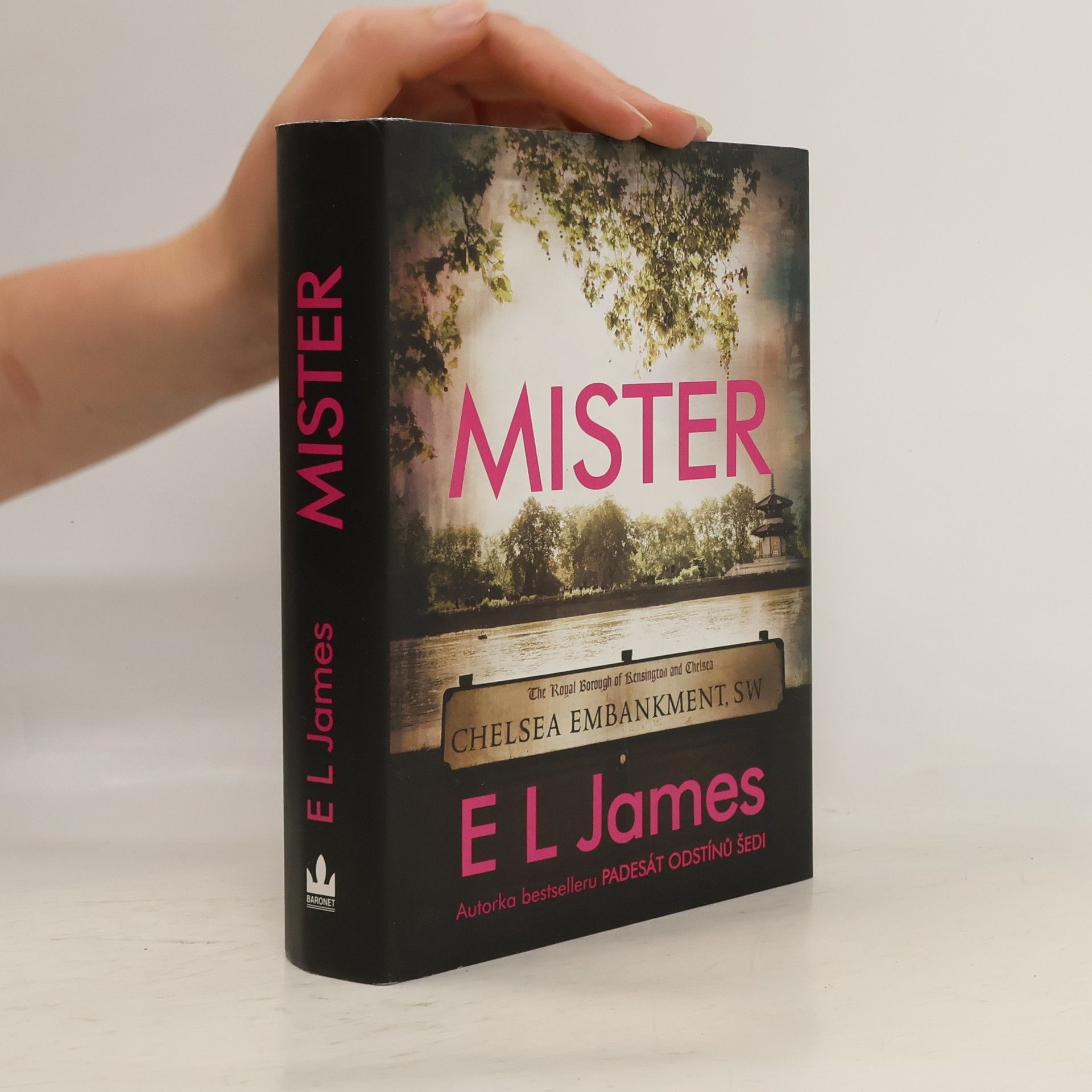 E L James Mister