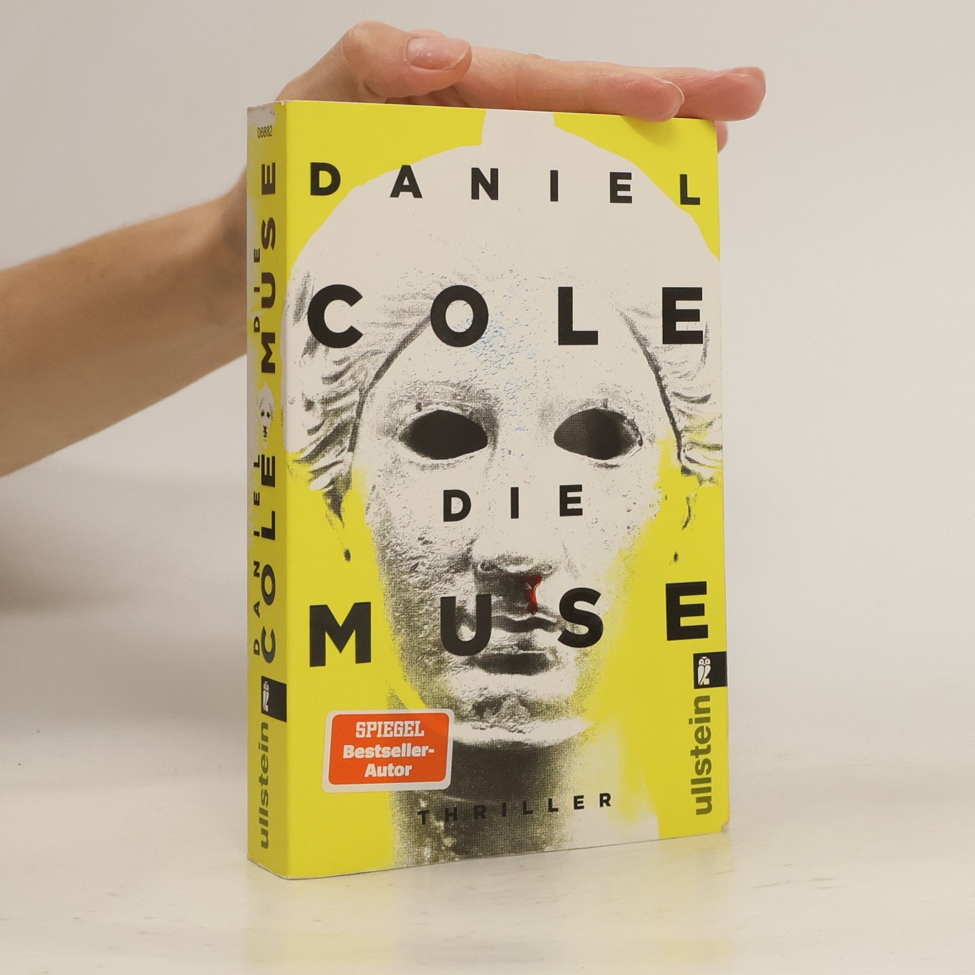 Daniel Cole Die Muse