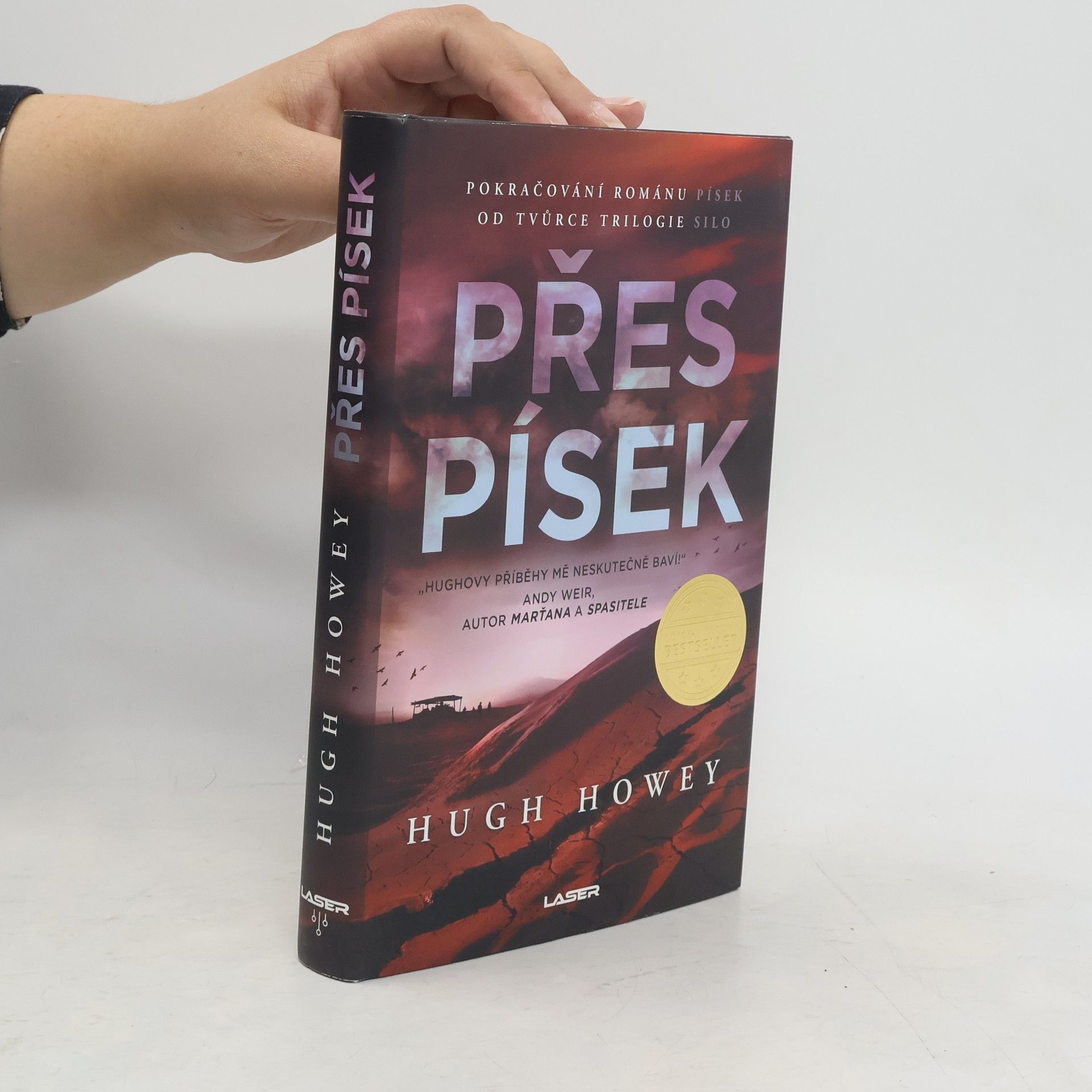 Hugh Howey Přes písek