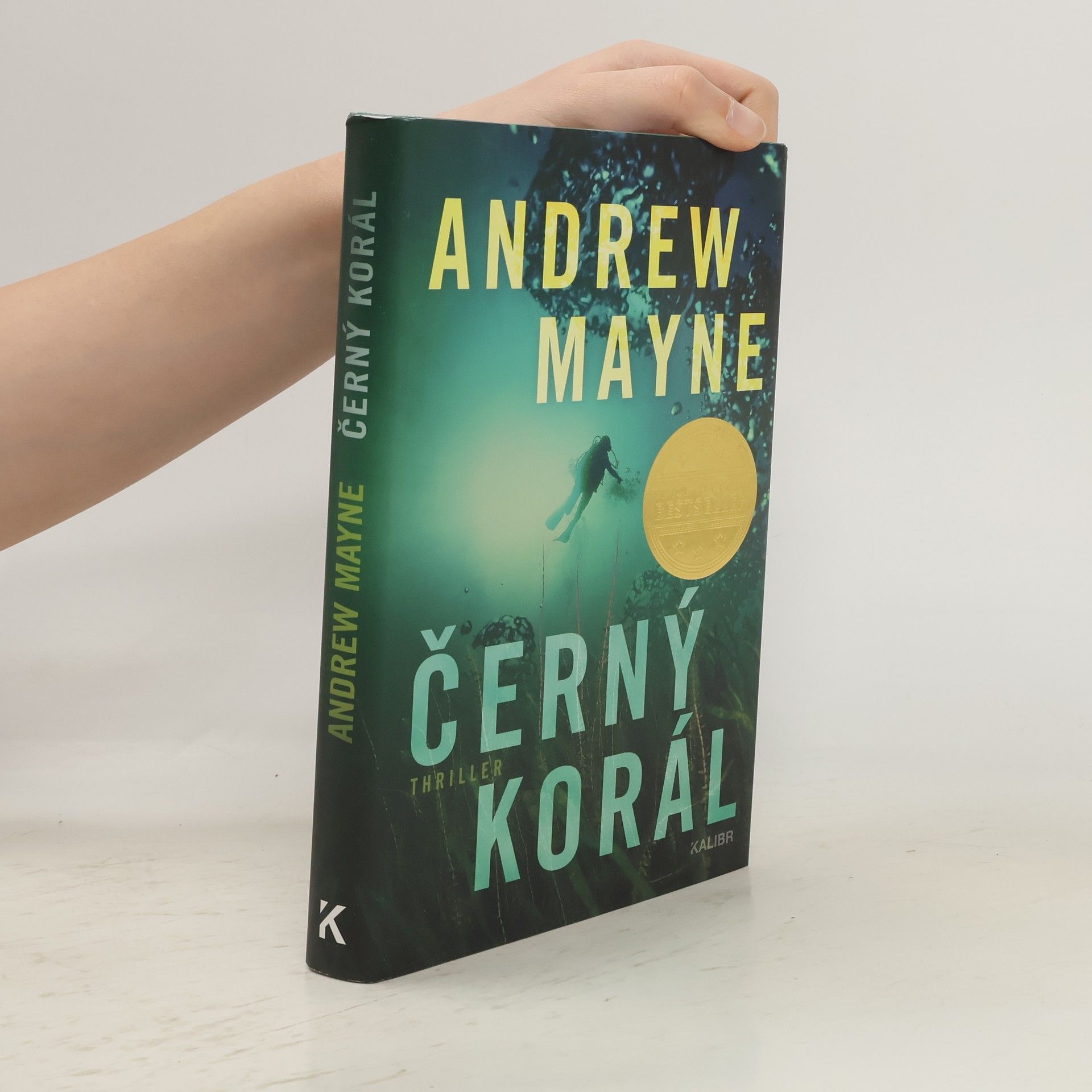 Andrew Mayne Černý korál