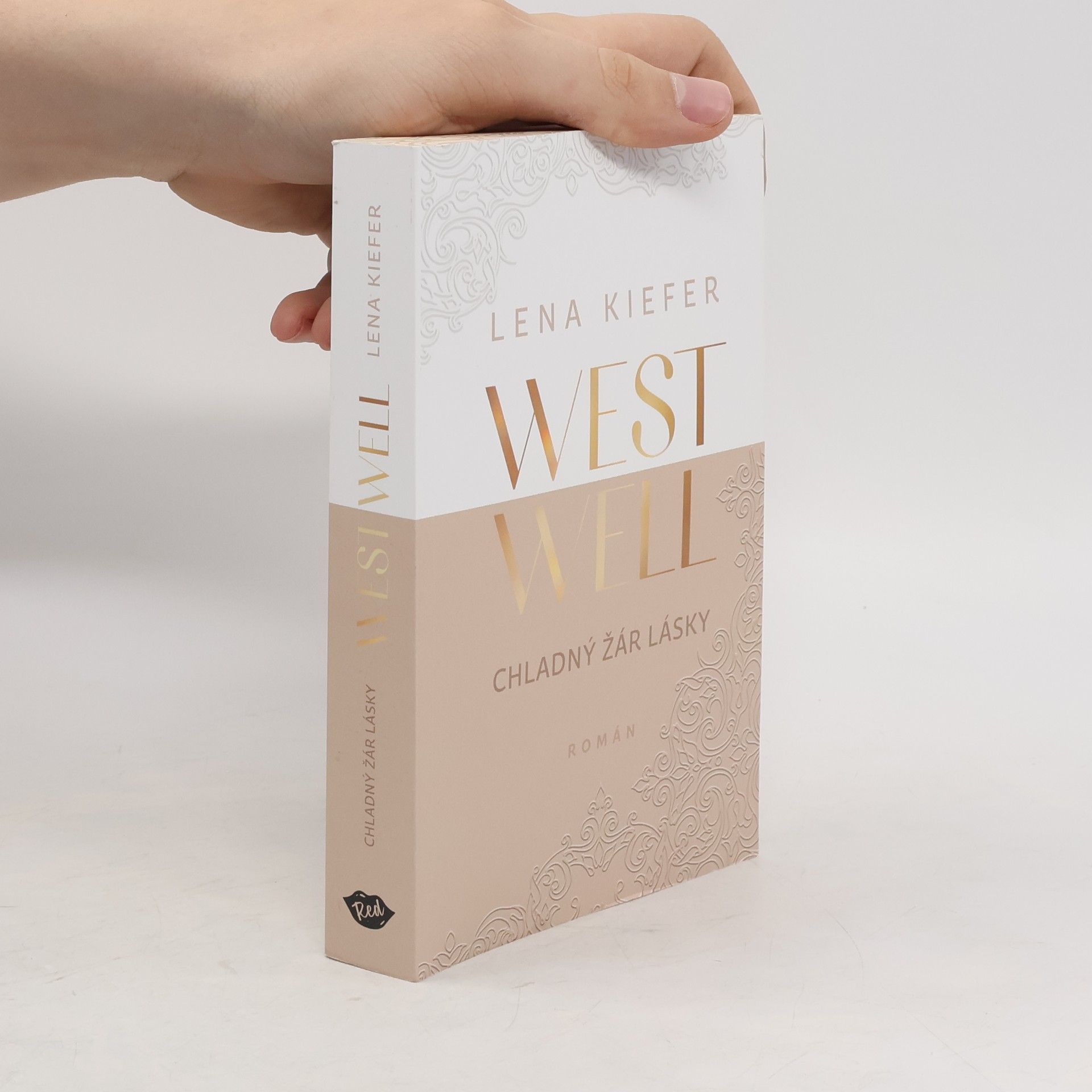 Lena Kiefer Westwell: Chladný žár lásky
