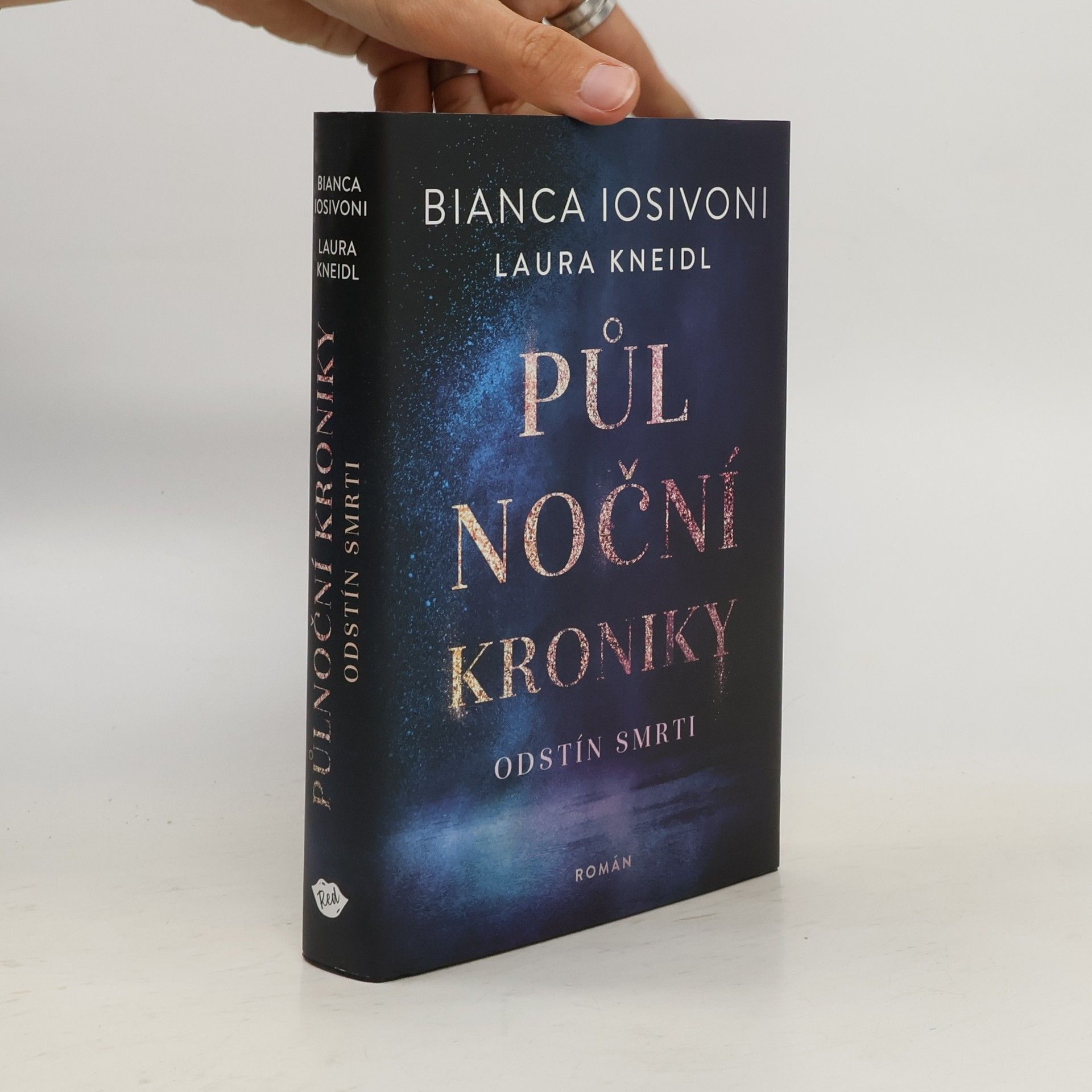 Laura Kneidl Půlnoční kroniky. Odstín smrti