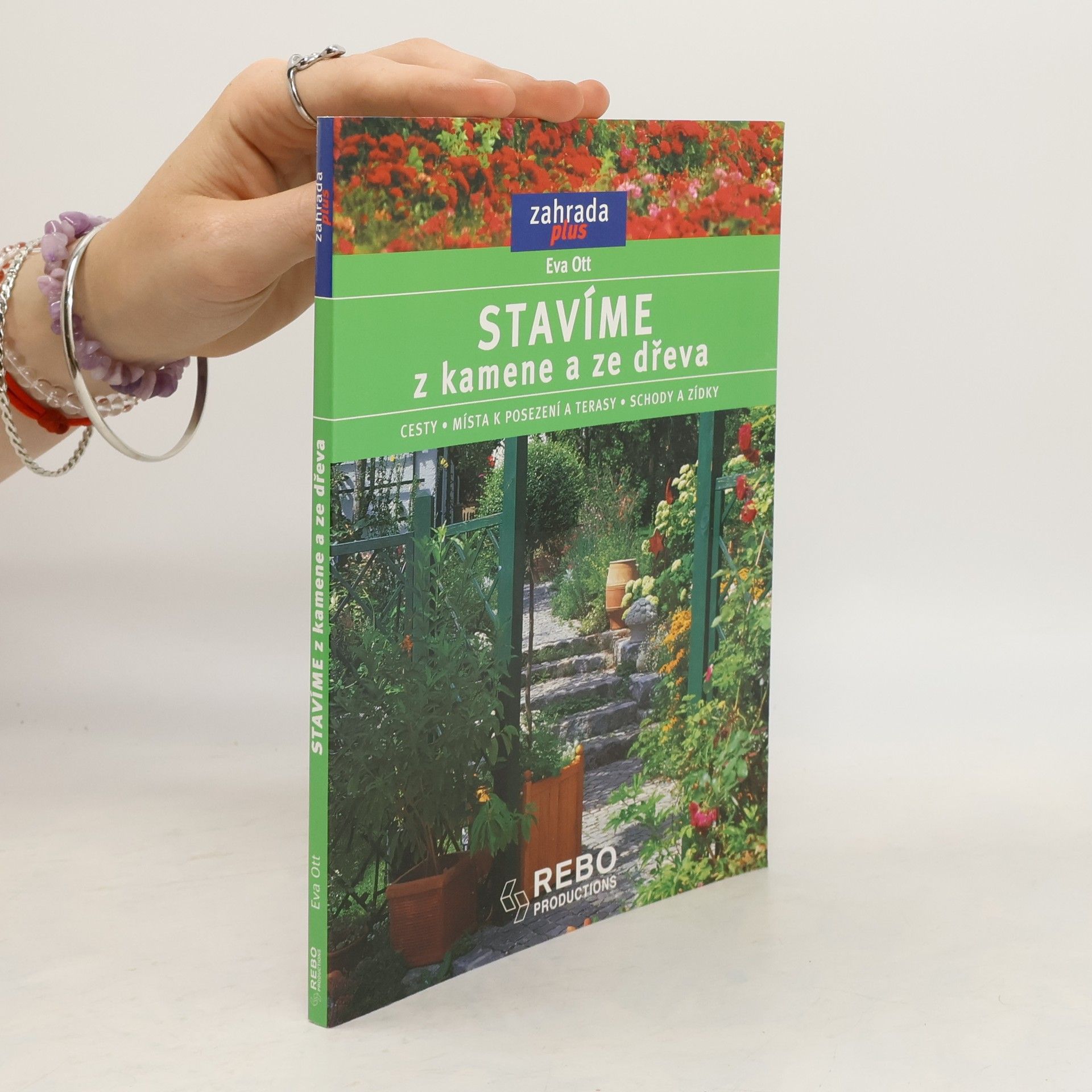 Stavíme z kamene a ze dřeva