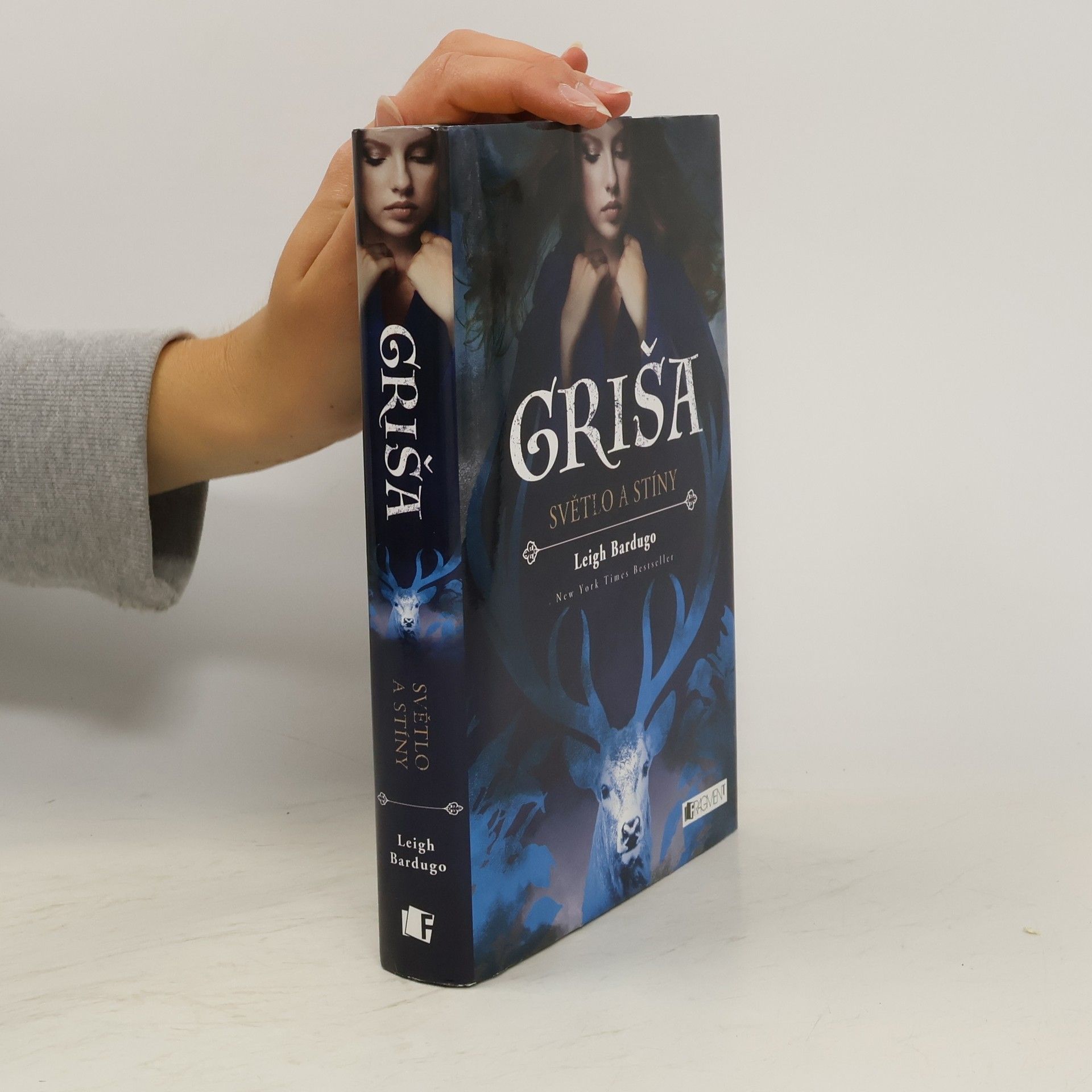 Leigh Bardugo Griša. Světlo a stíny