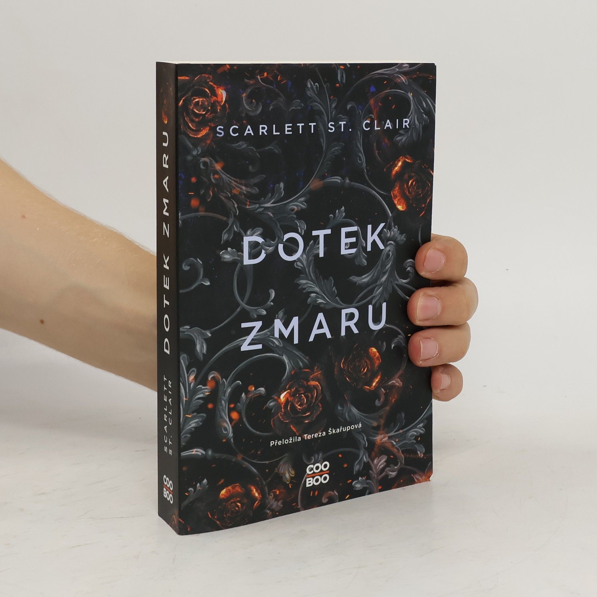 Scarlett St. Clair Dotek zmaru
