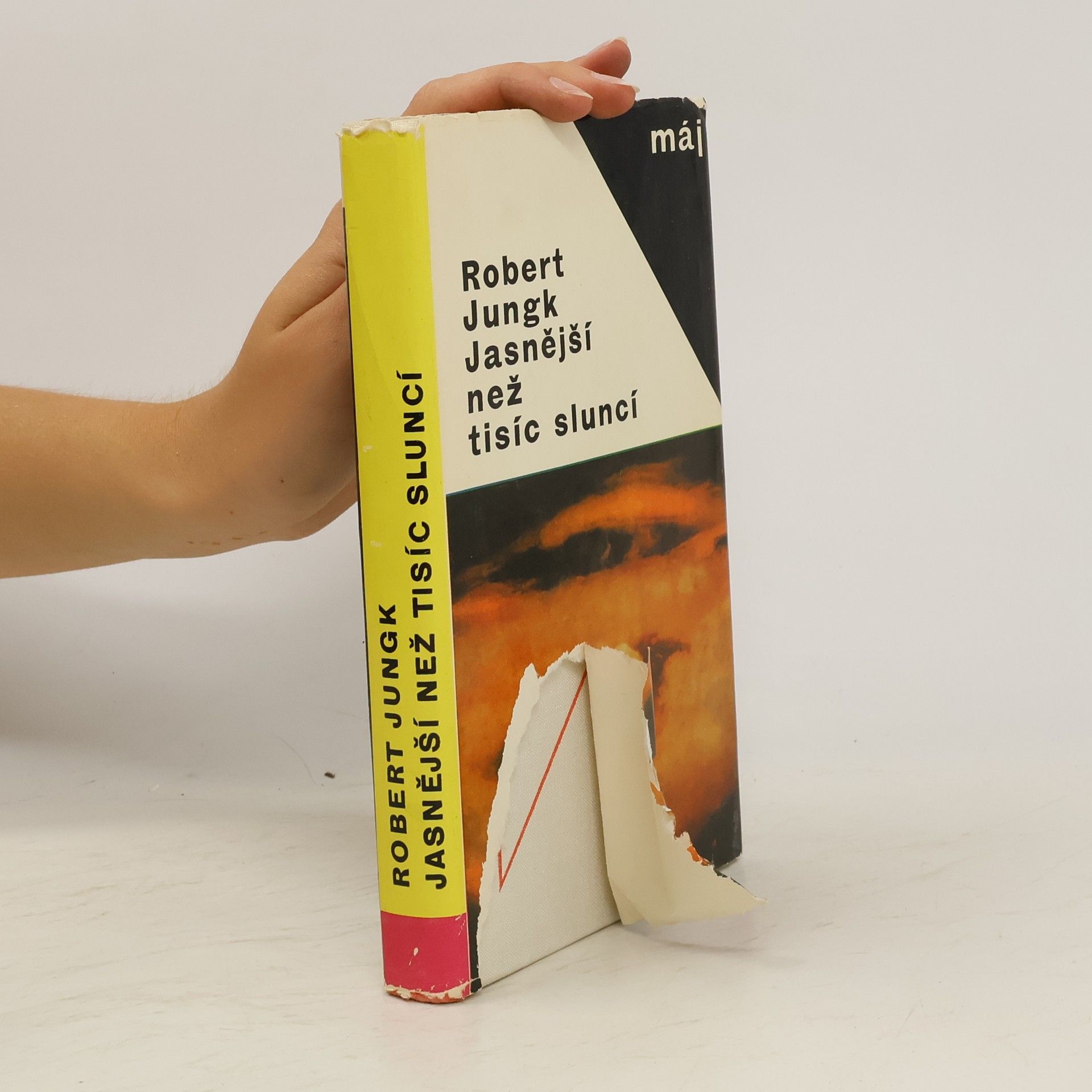 Jasnější než tisíc sluncí