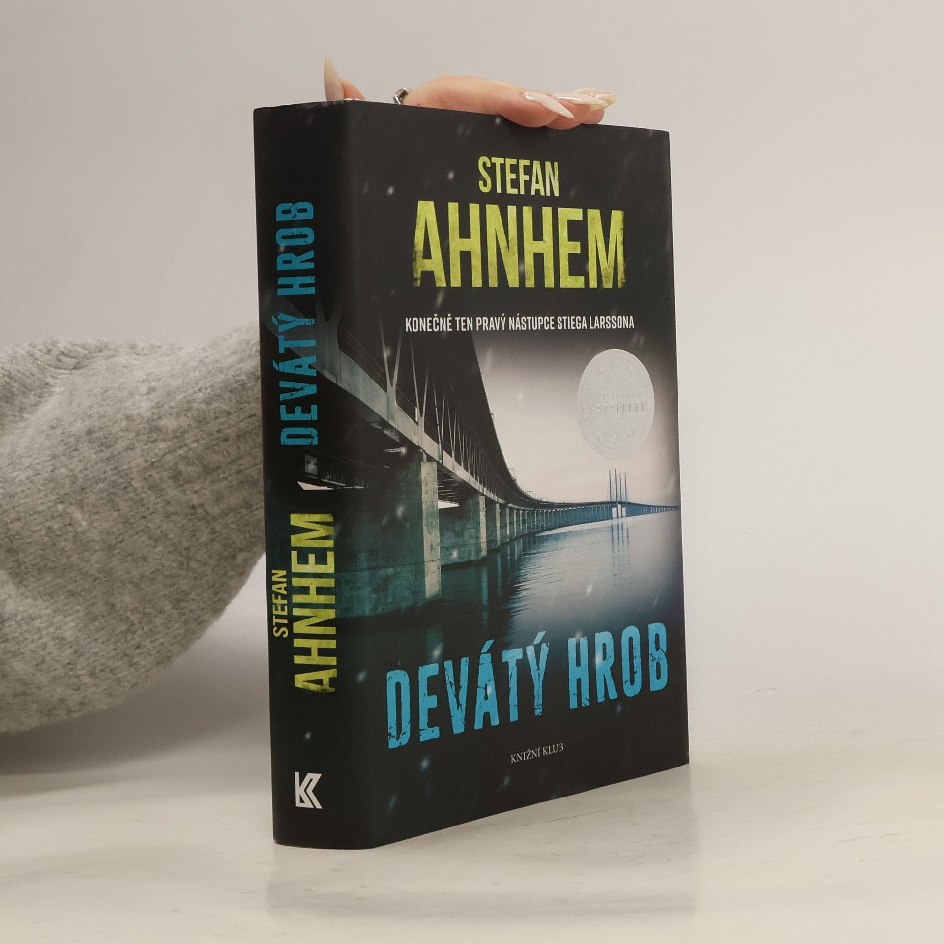 Stefan Ahnhem Devátý hrob