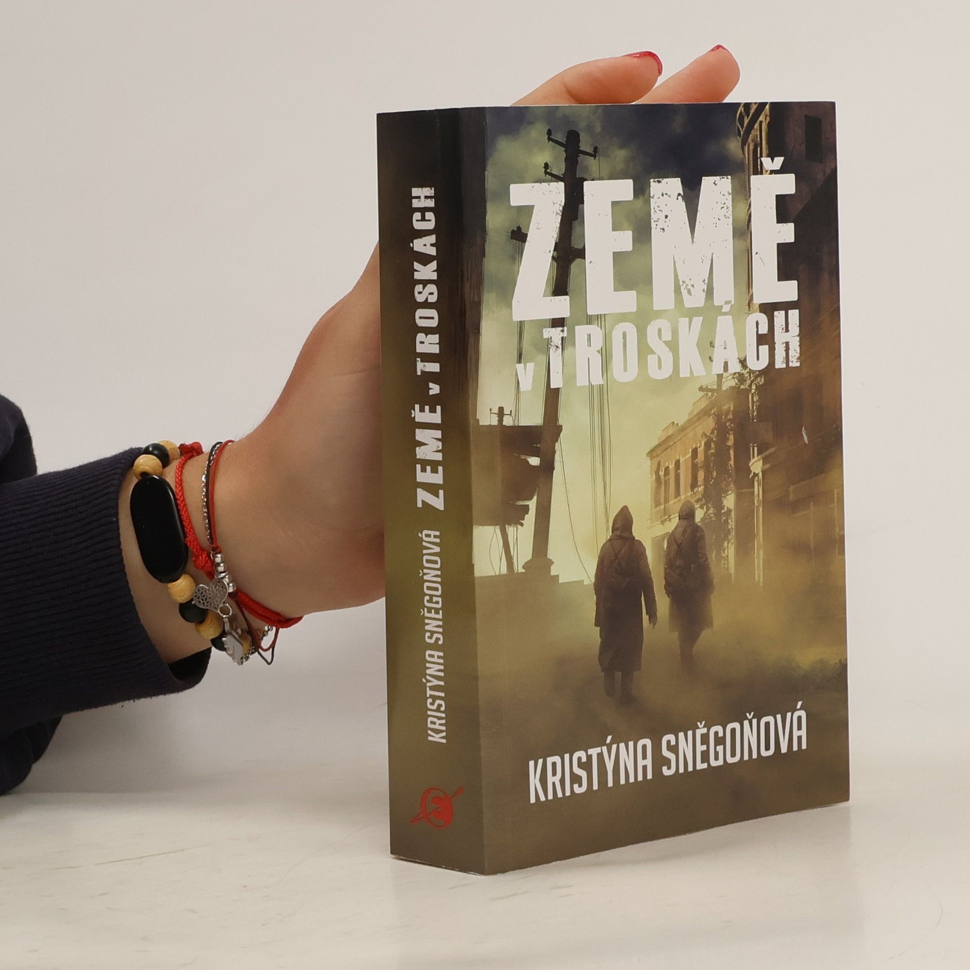 Kristýna Sněgoňová Země v troskách
