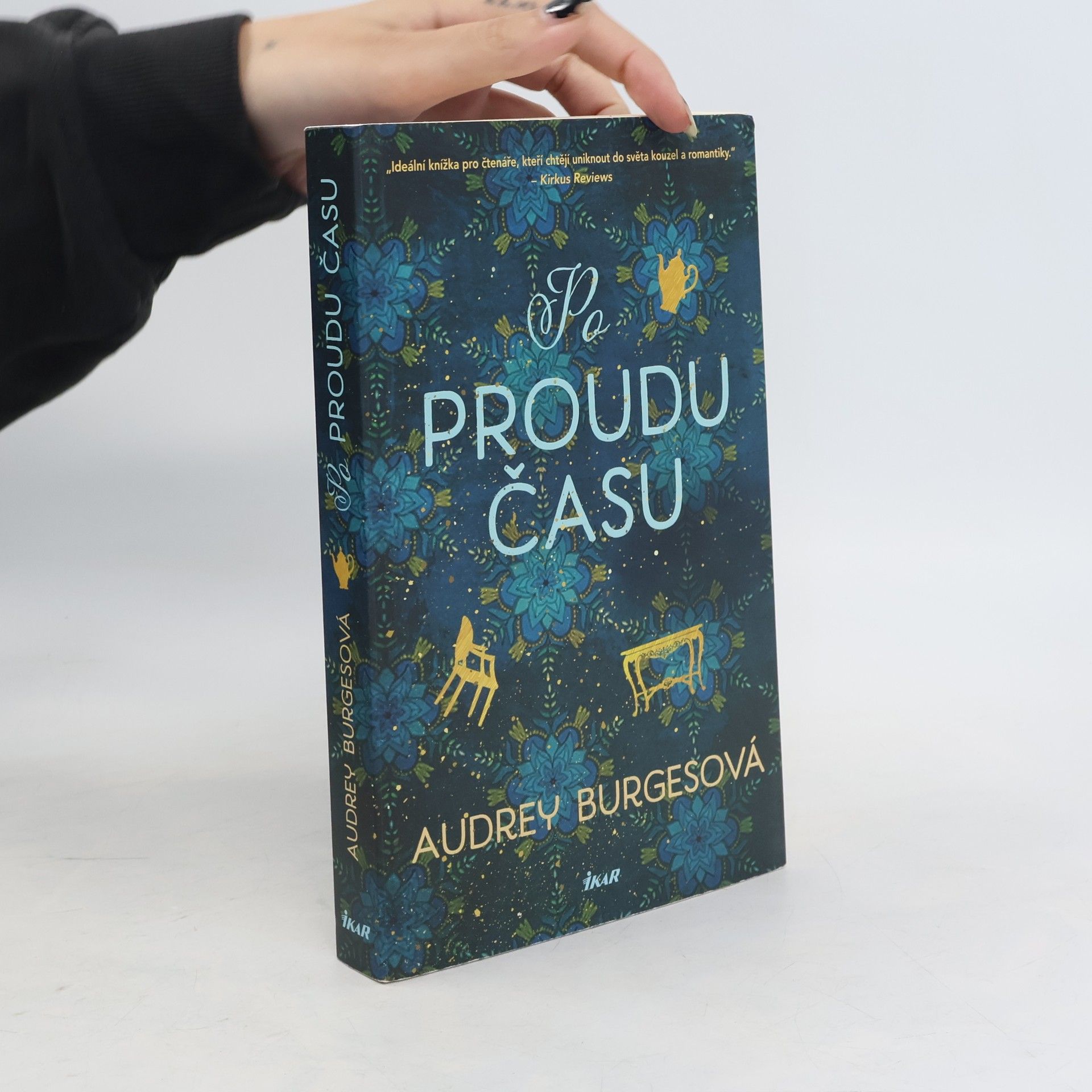 Audrey Burges Po proudu času
