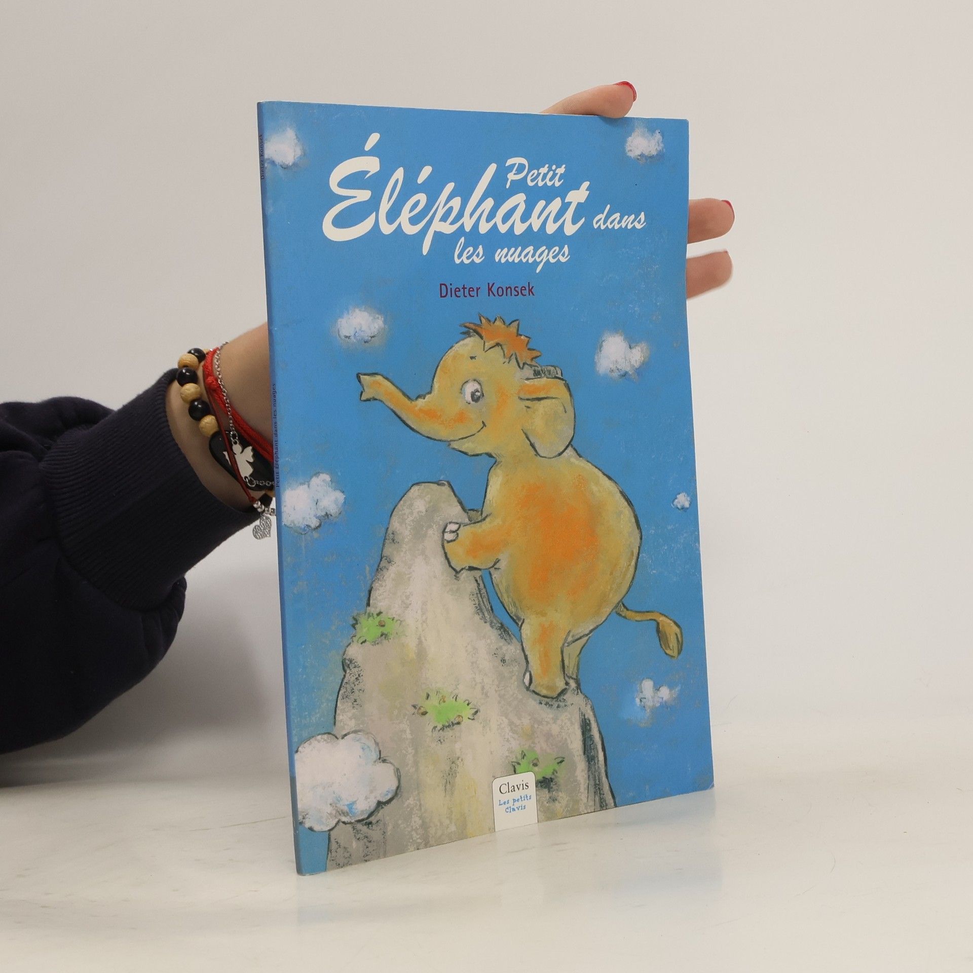 Dieter Konsek Petit éléphant dans les nuages