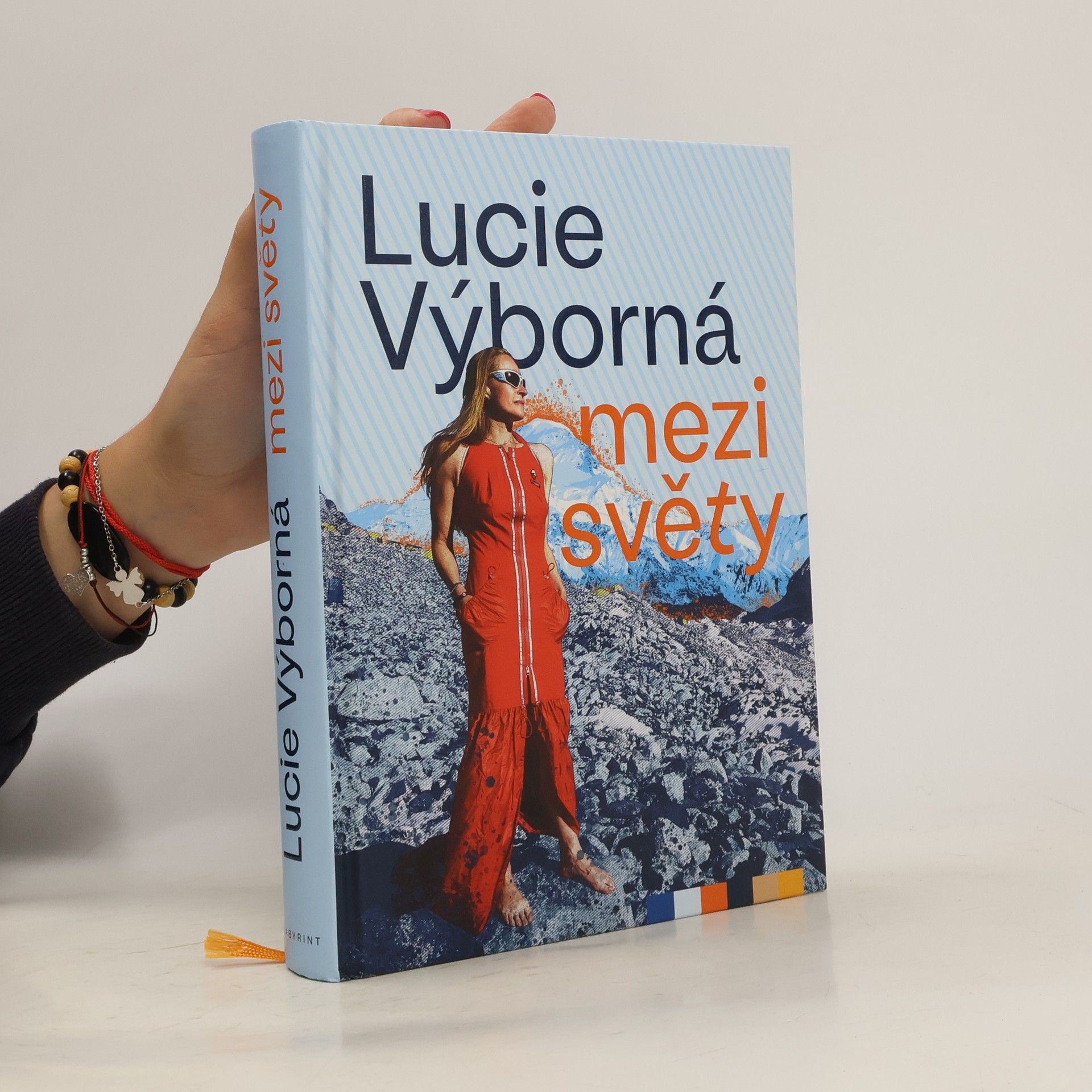 Lucie Výborná Mezi světy