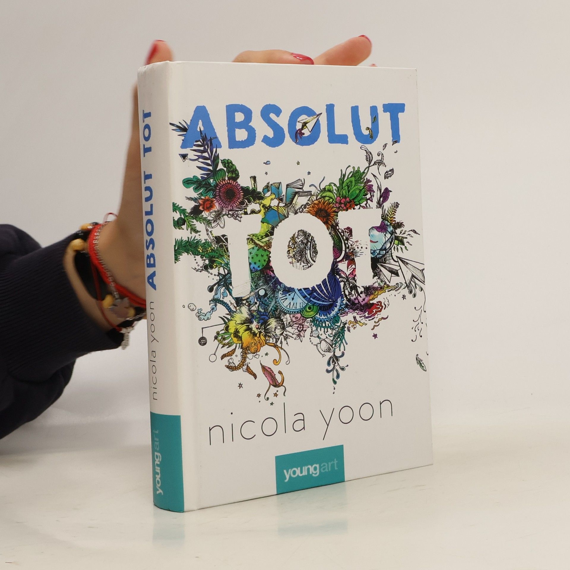 Nicola Yoonová Absolut tot