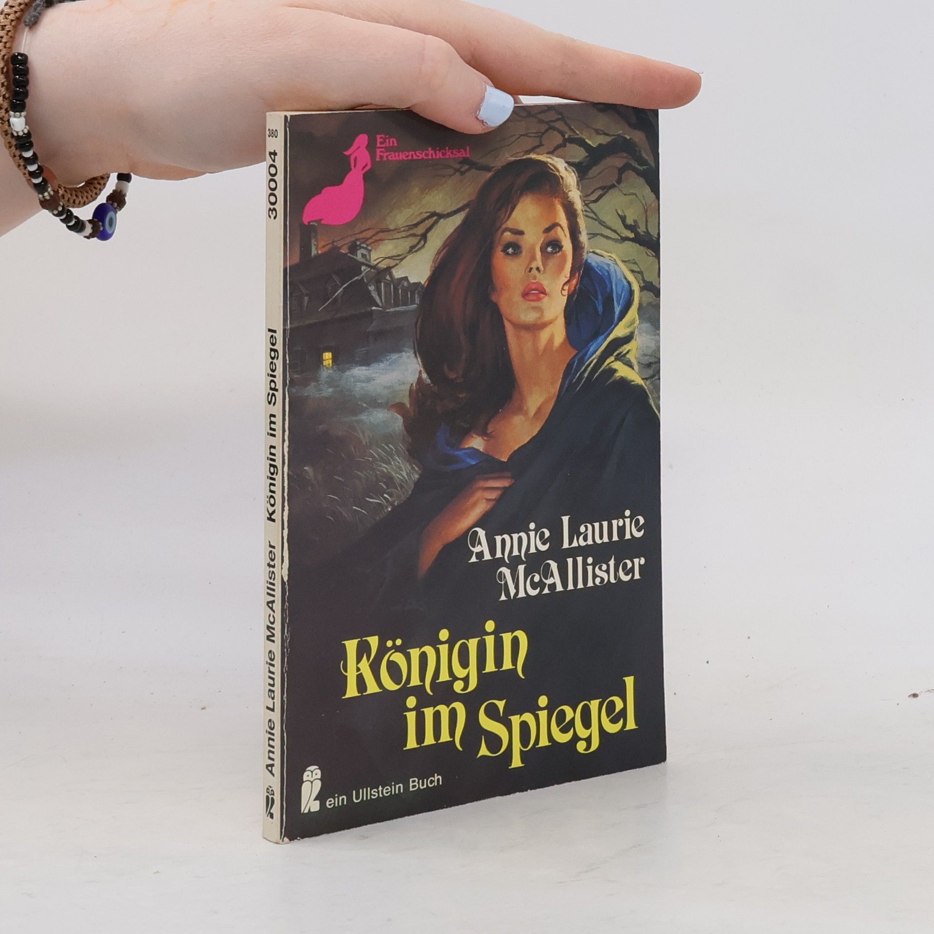 Annie Laurie McAllister Königin im Spiegel
