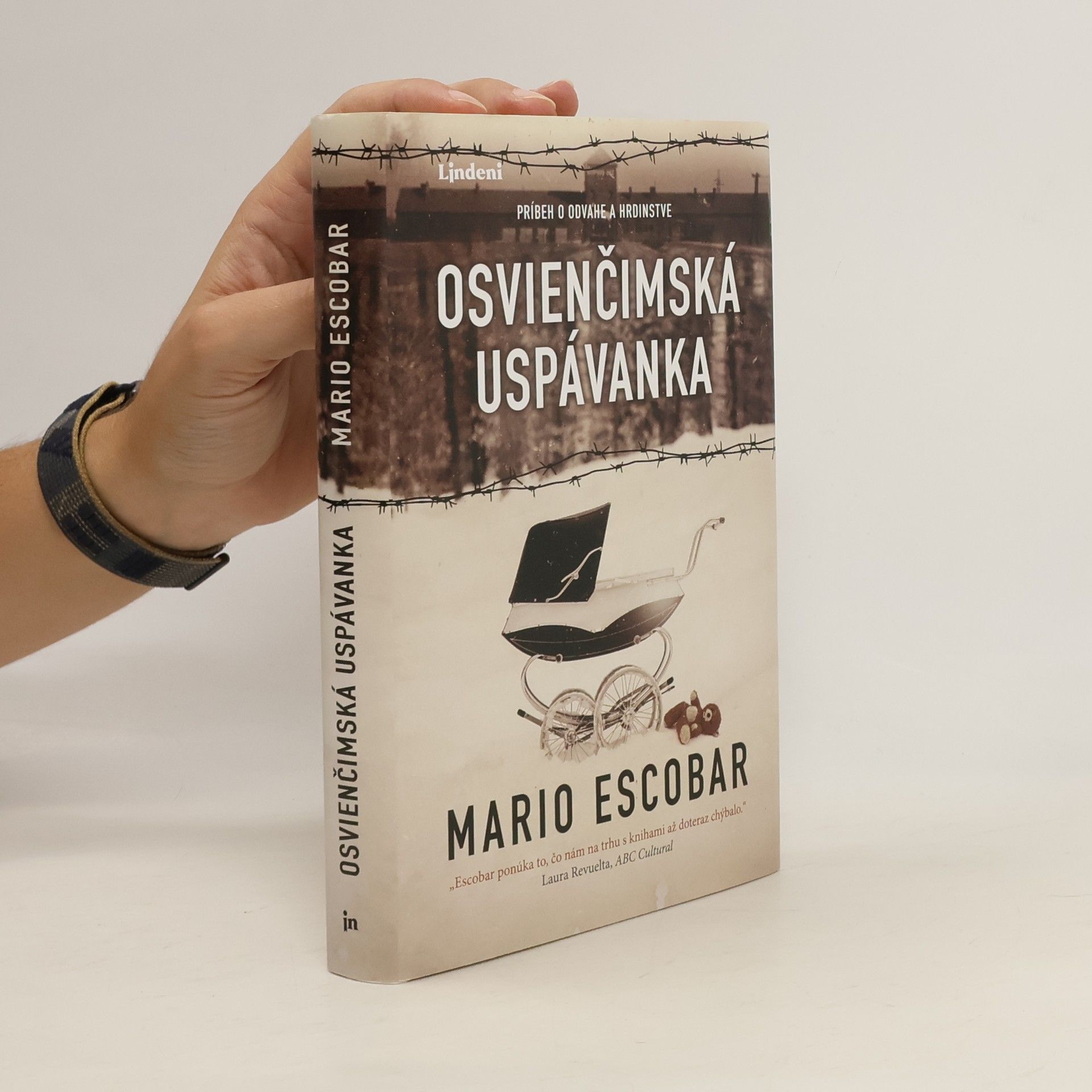 Mario Escobar Golderos Osvienčimská uspávanka