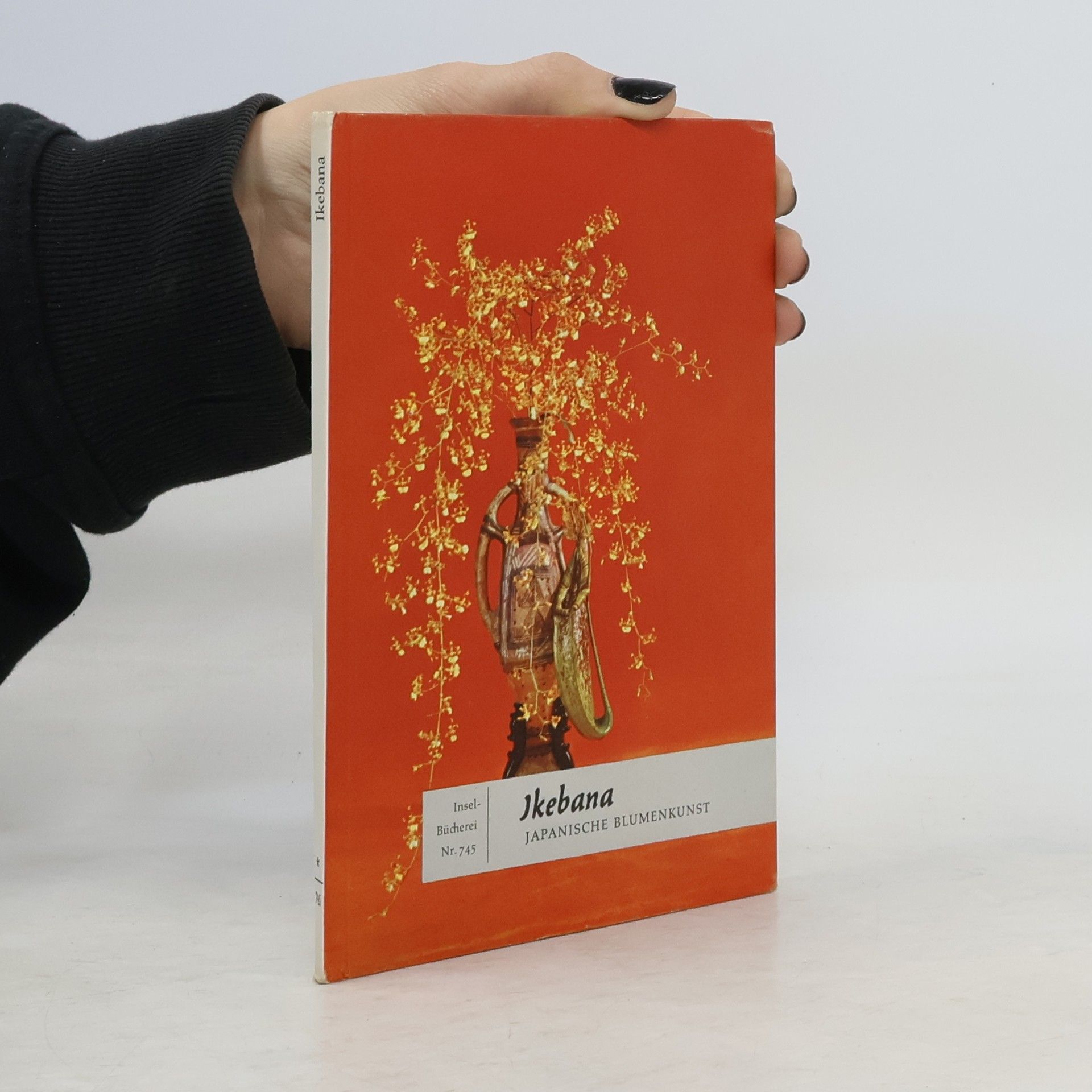 Autorenkollektiv Ikebana. Japanische Blumenkunst