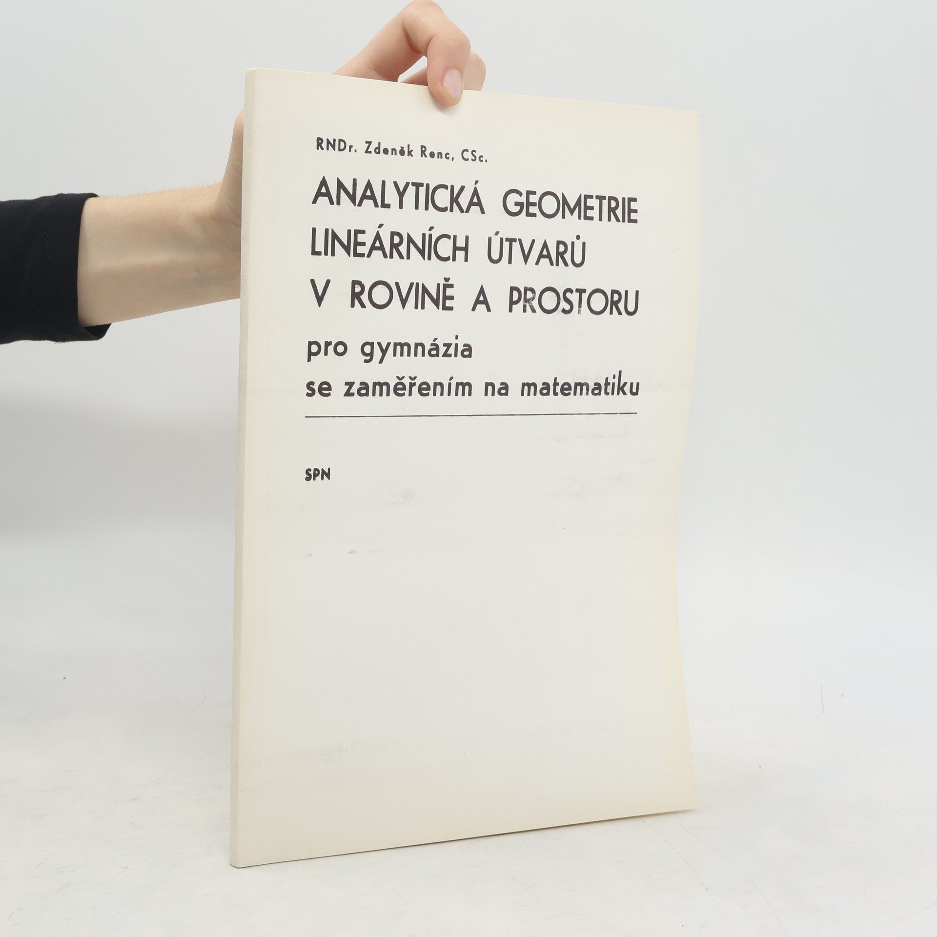 Analytická geometrie lineárních útvarů v rovině a prostoru