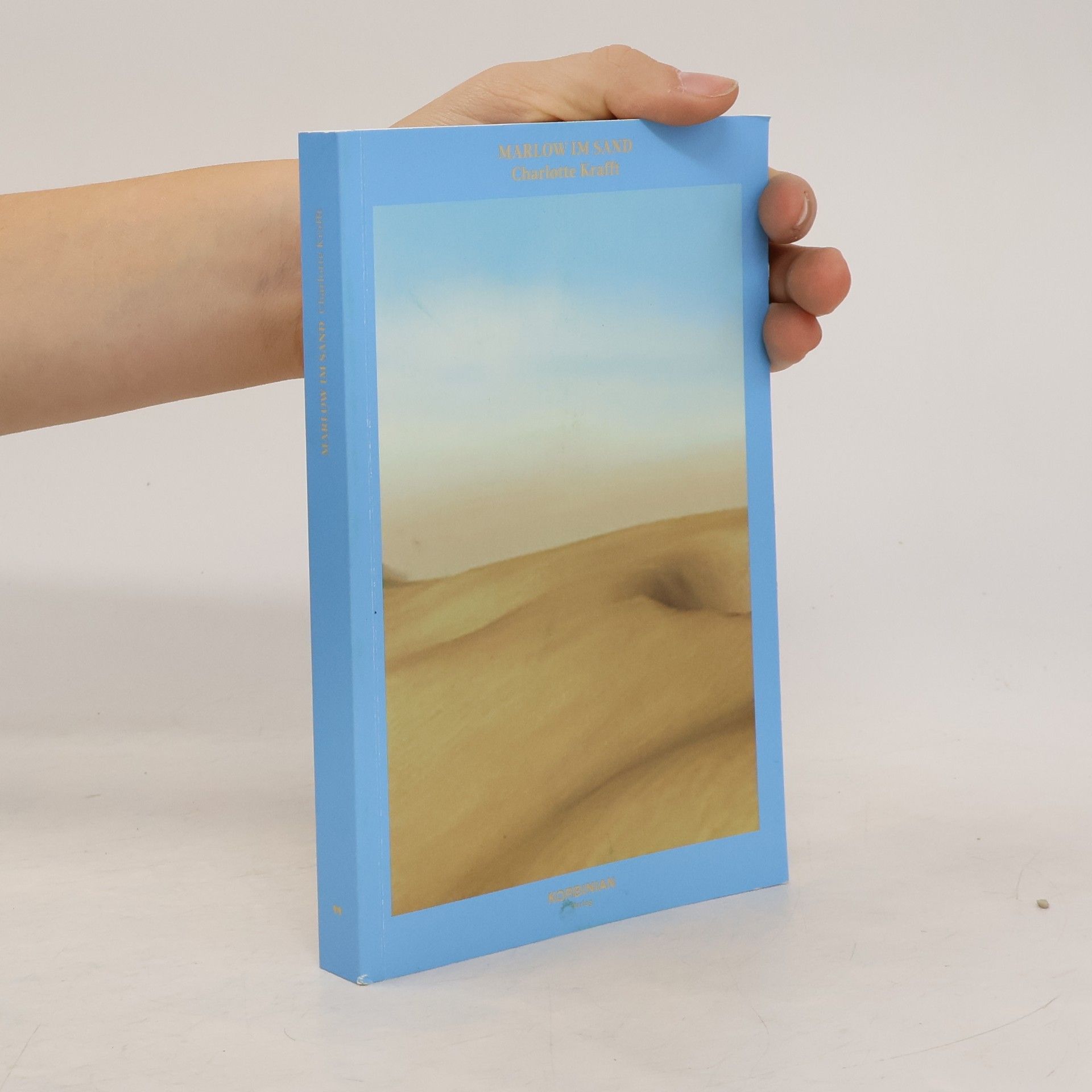 Charlotte Krafft Marlow im Sand