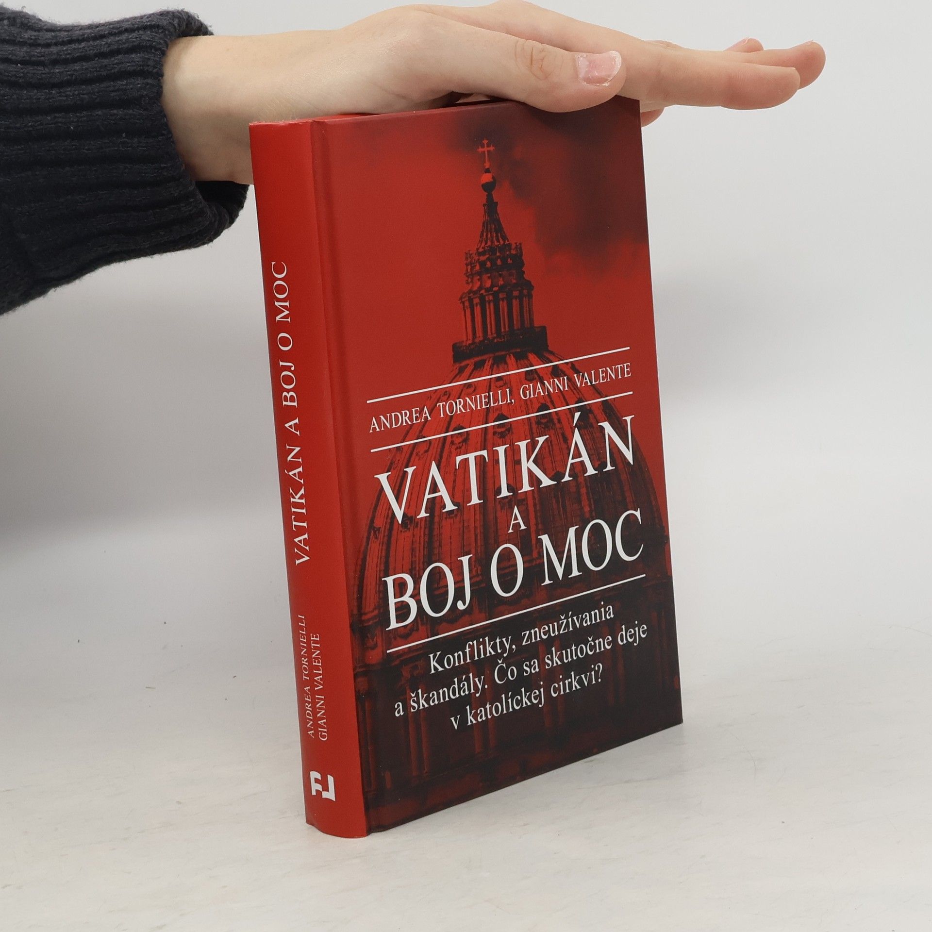 Andrea Tornielli Vatikán a boj o moc