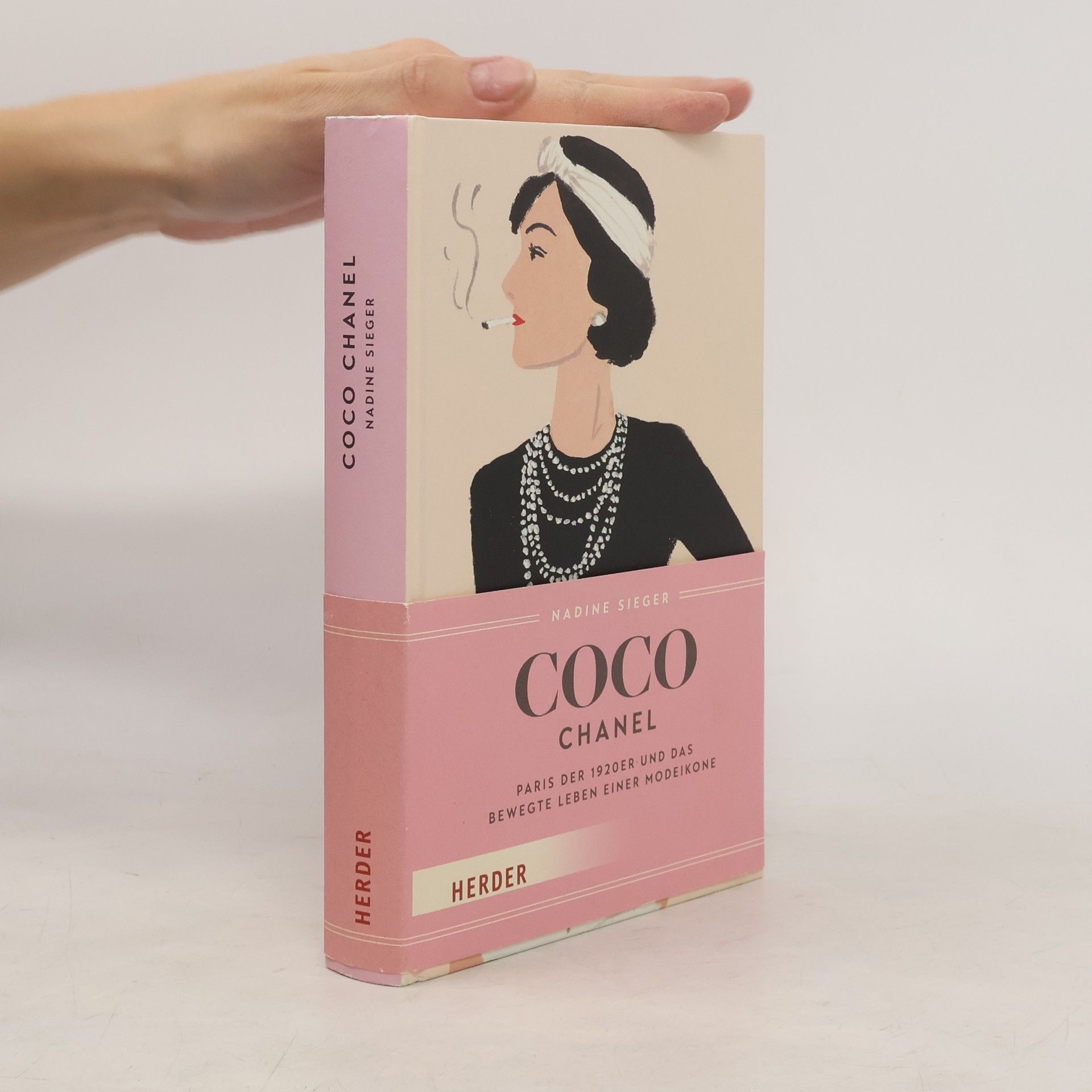 Nadine Sieger Coco Chanel