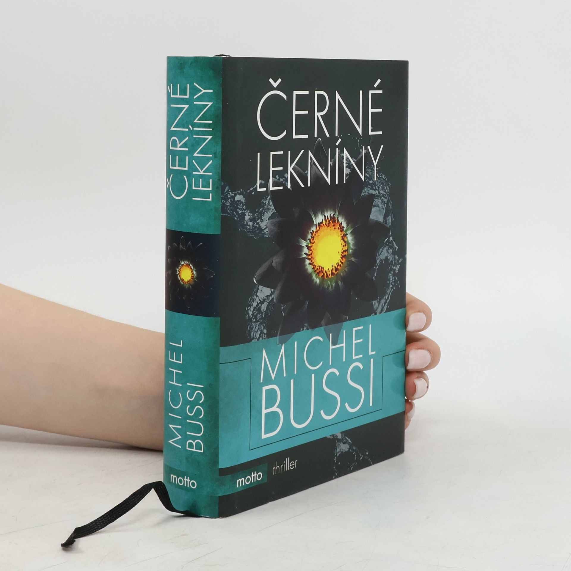 Michel Bussi Černé lekníny
