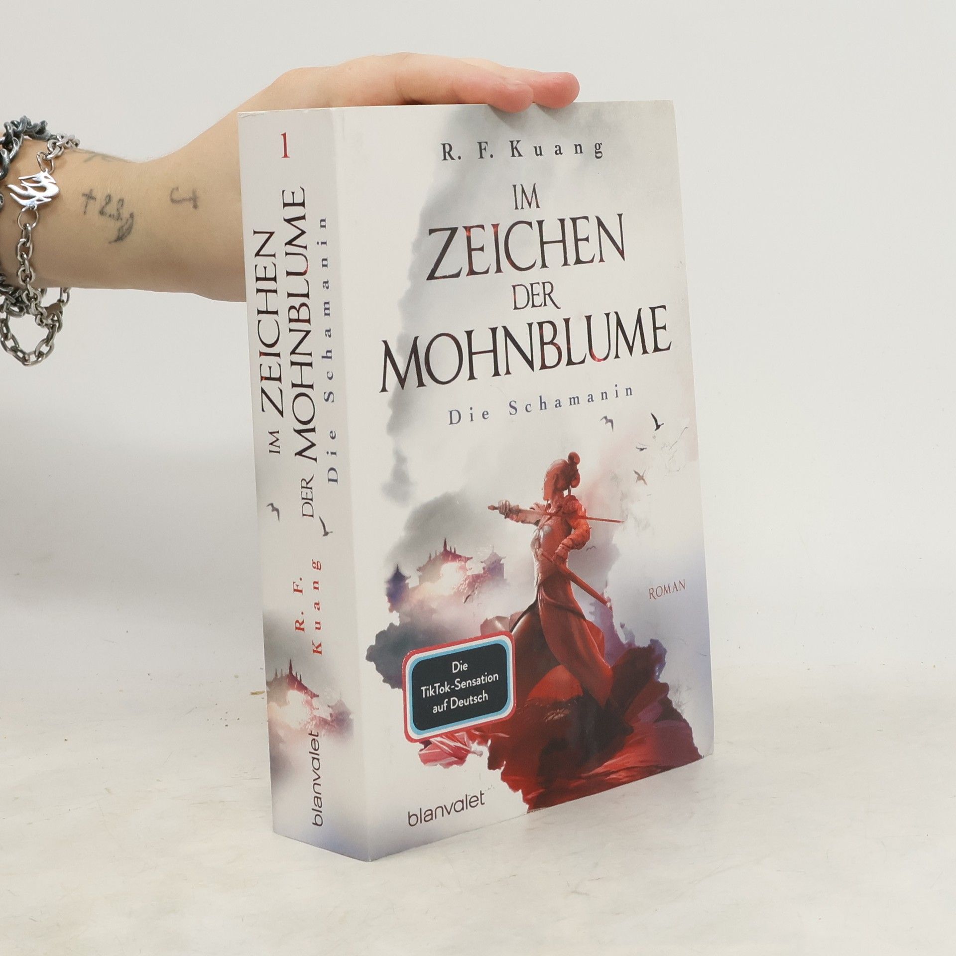 R. F. Kuang Im Zeichen der Mohnblume - Die Schamanin