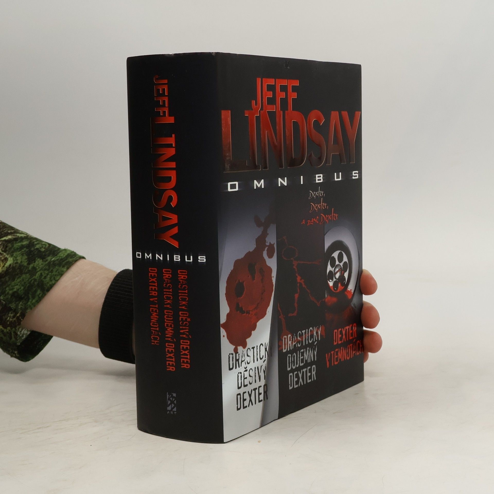Jeff Lindsay Jeff Lindsay omnibus. V hlavní roli Dexter Morgan