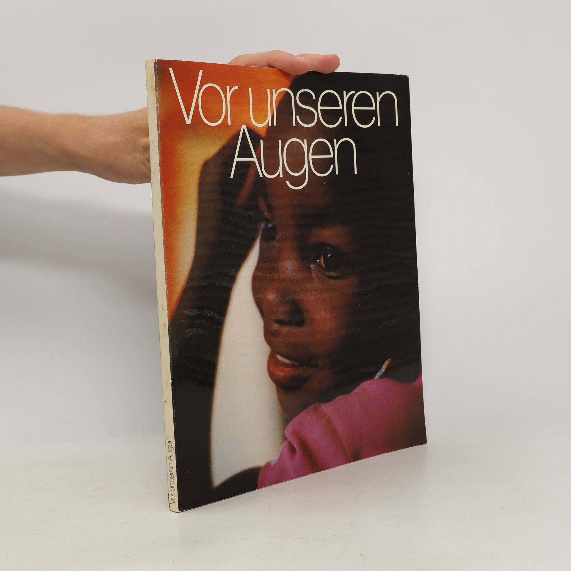 Wolfgang Erk Vor unseren Augen. Ein Bildband aus der Weltmission.