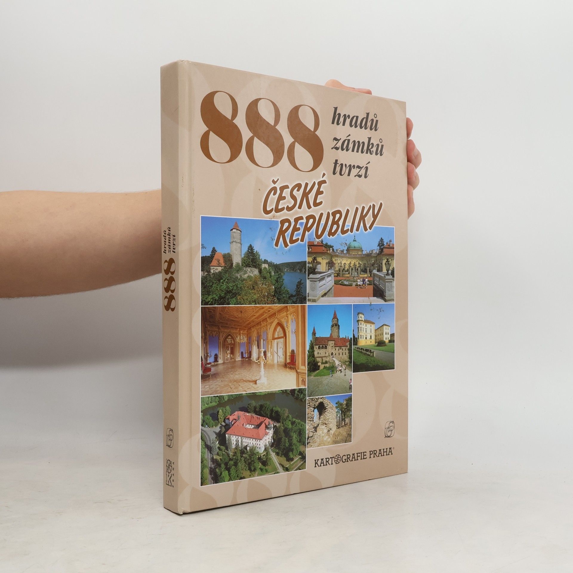 Petr David 888 hradů, zámků, tvrzí České republiky
