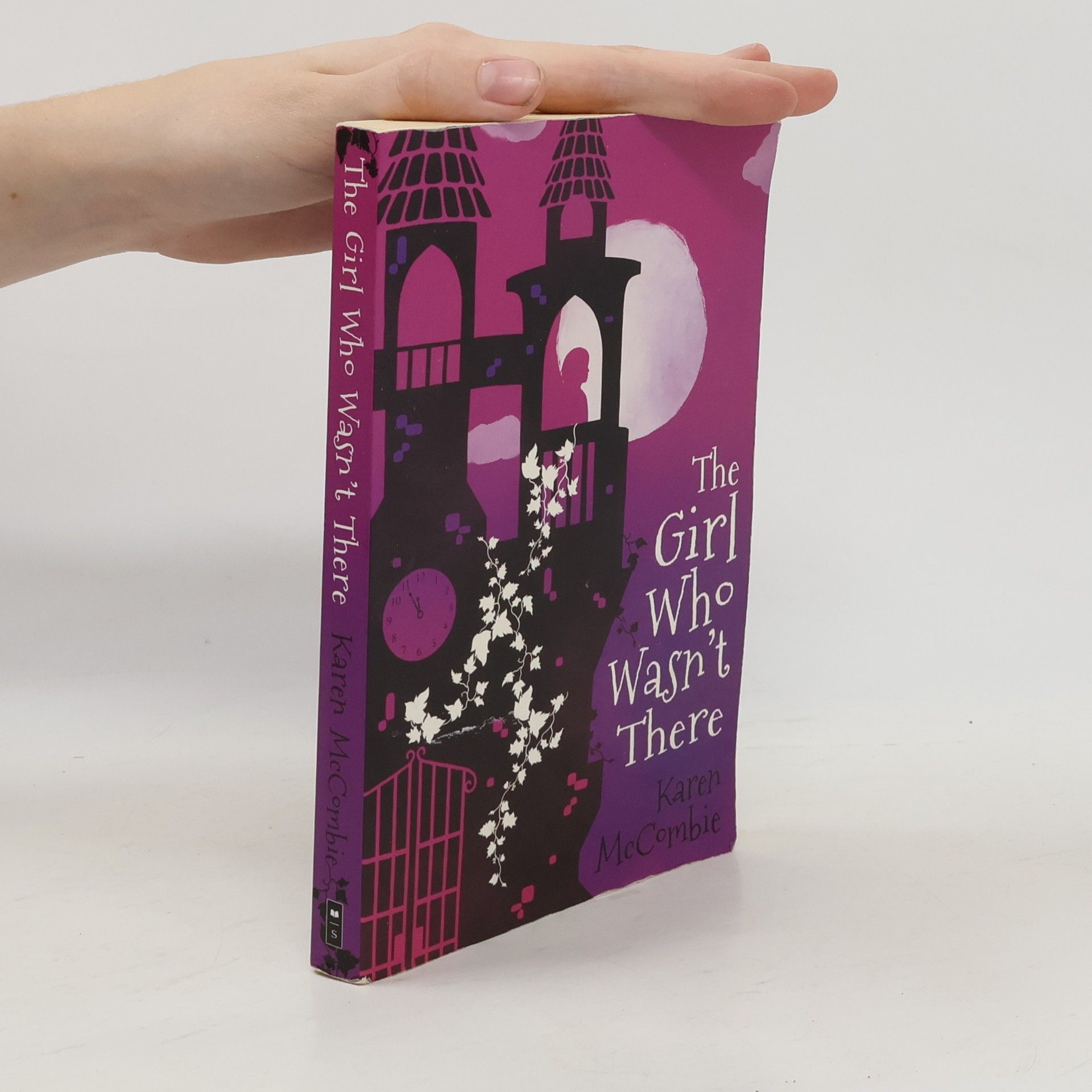 Karen McCombie The Girl Who Wasn't There